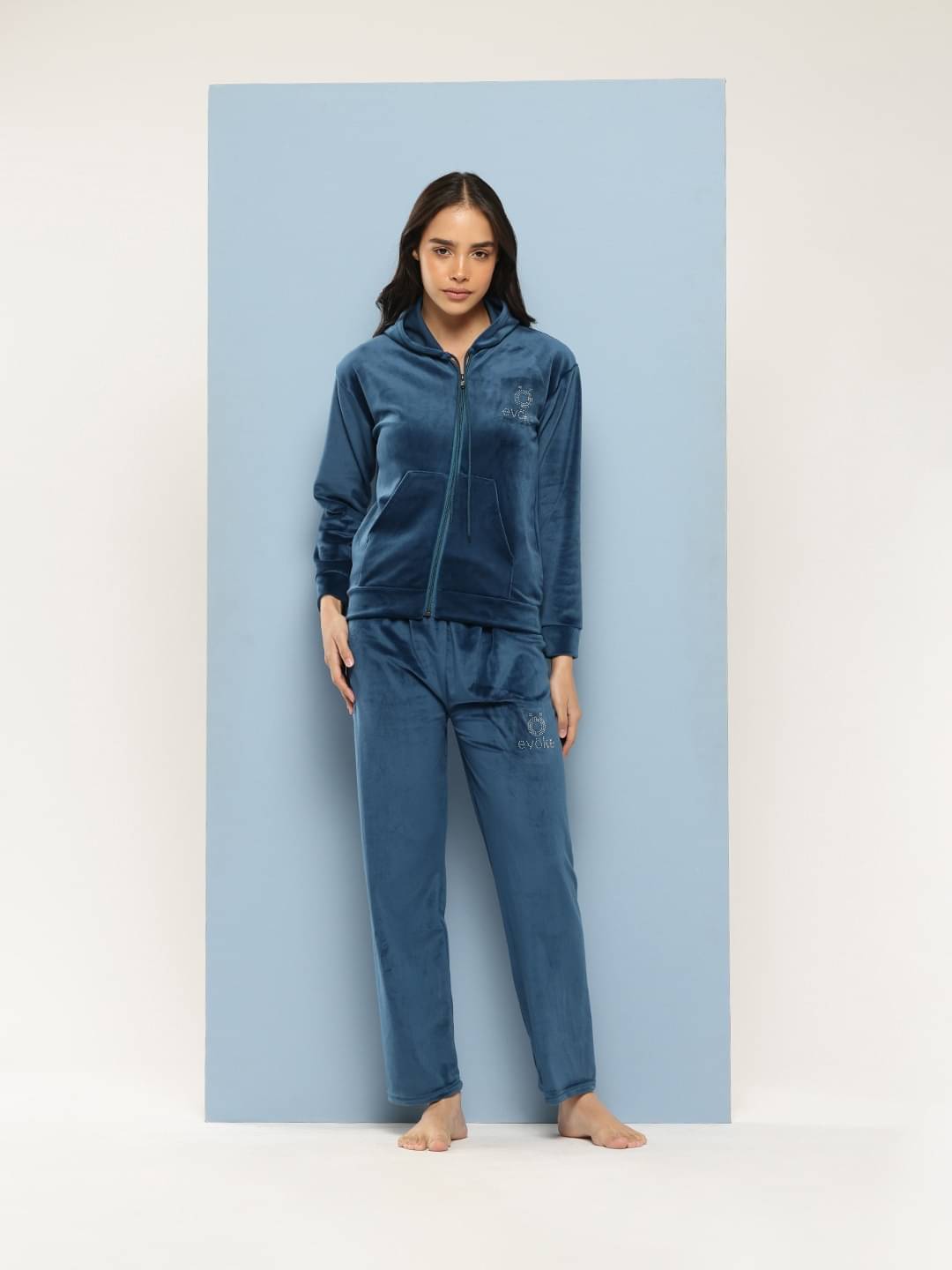     			Aarika Teal Velvet Women's Nightwear Nightsuit Sets ( Pack of 1 )