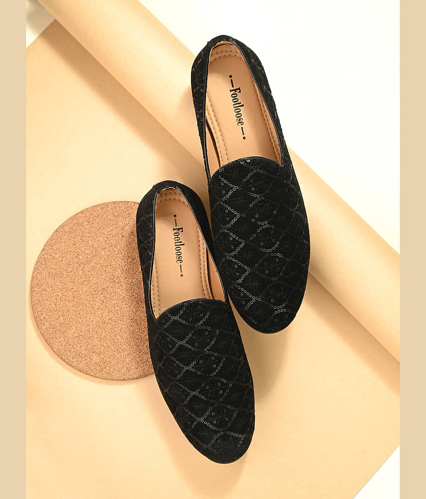 Footloose Black Men's Mojaris - Ethnic Shoes | Buy online on ZillyBuy