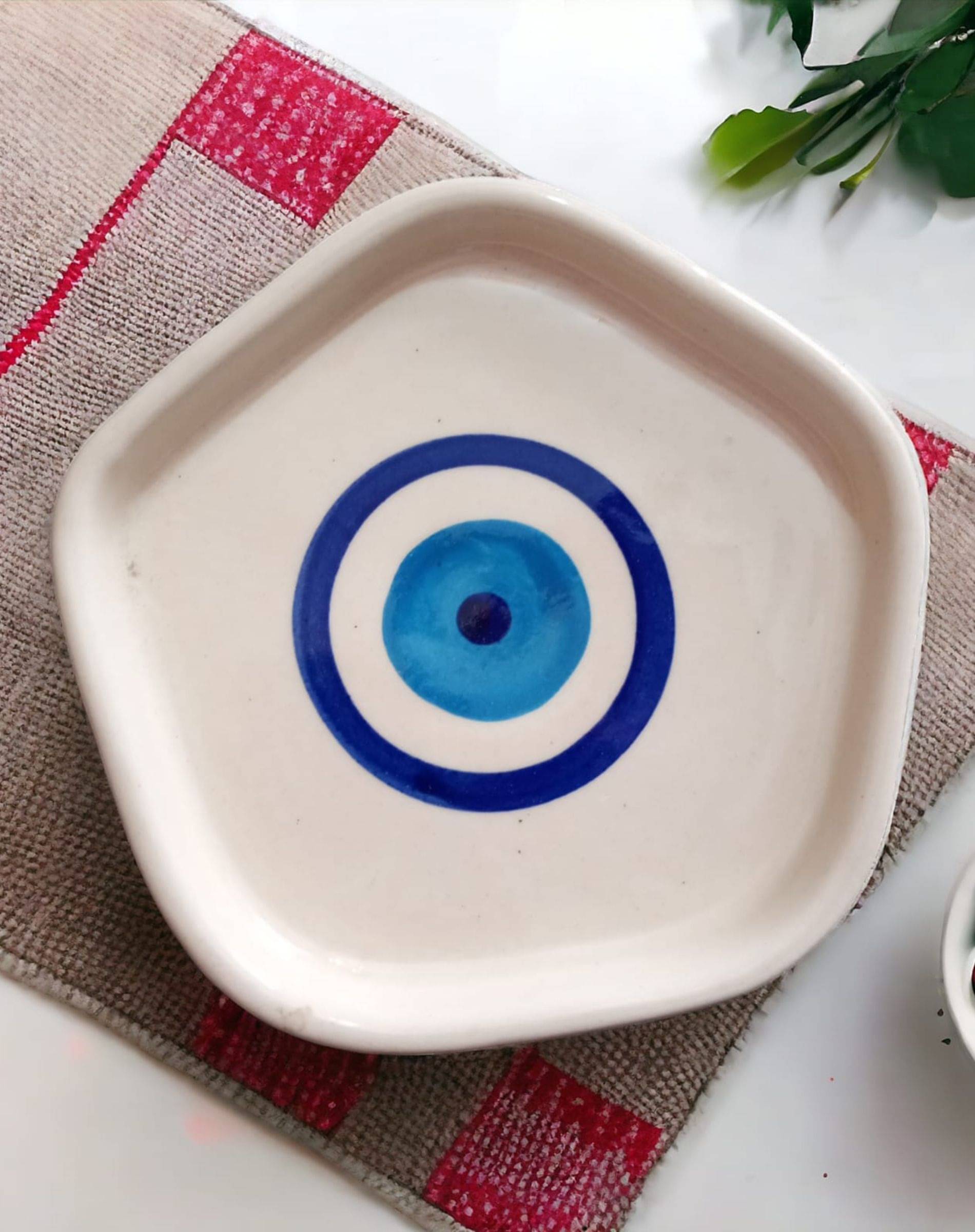 Malaikah 1 Pcs Ceramic White Quarter Plate Malaikah 1 Pcs Ceramic White Quarter Plate