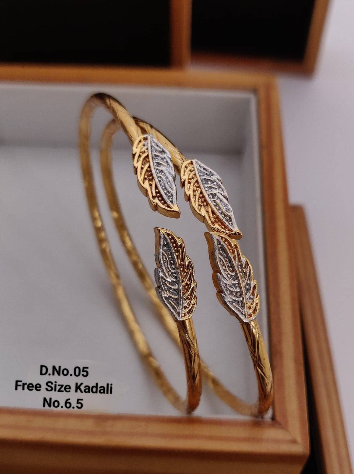 Shivay Fashion Gold Bangle Set ( Pack of 1 ) - Bangles & Bracelets | Buy online on ZillyBuy