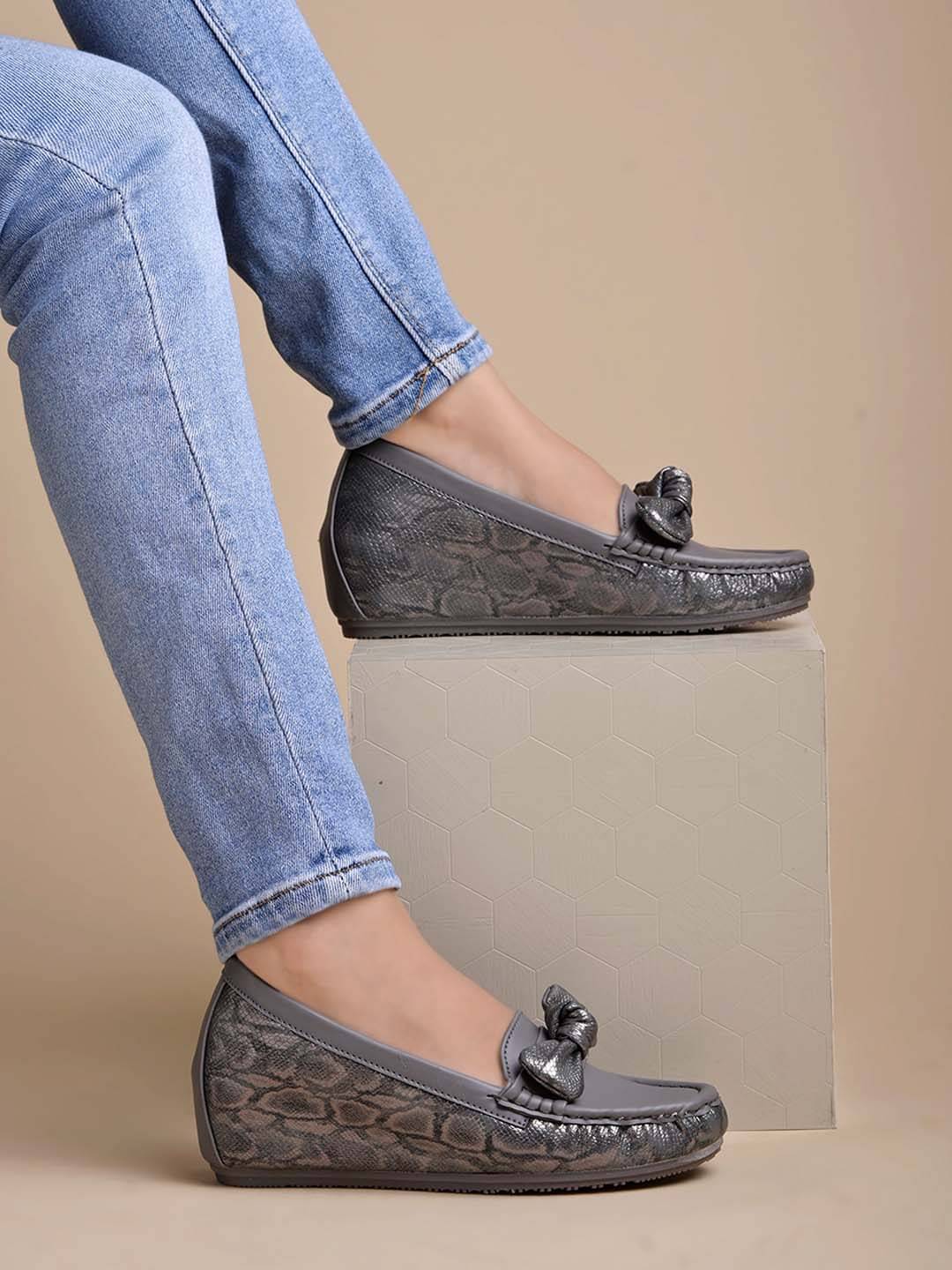     			Stylestry Light Grey Women's Loafers