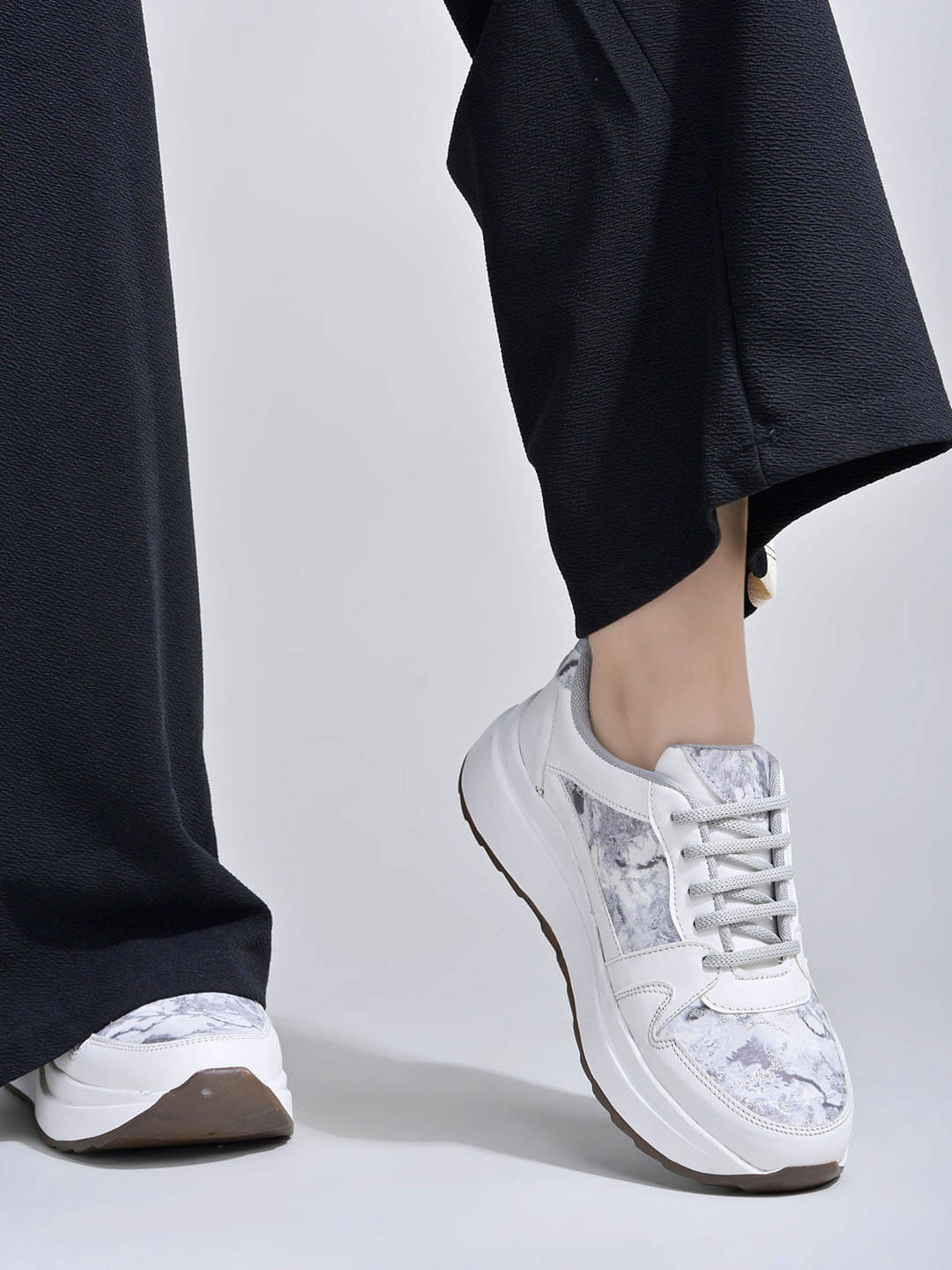     			Stylestry Light Grey Women's Sneakers