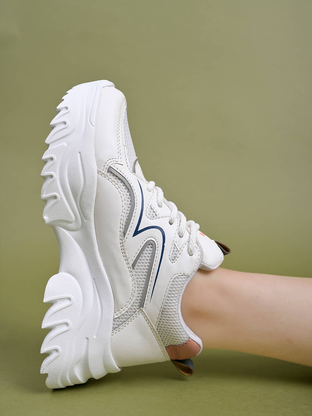     			Stylestry White Women's Sneakers