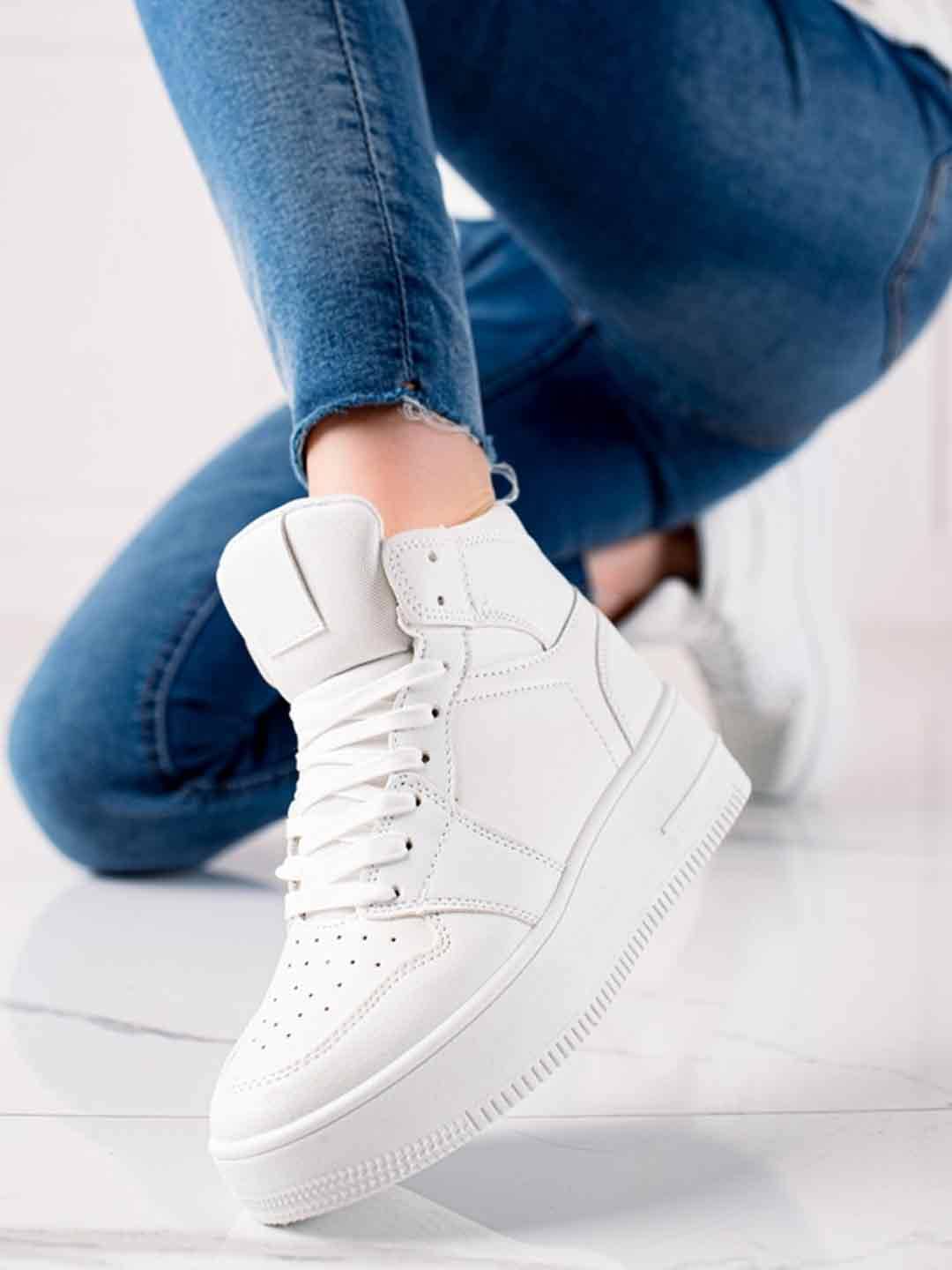     			Stylestry White Women's Sneakers