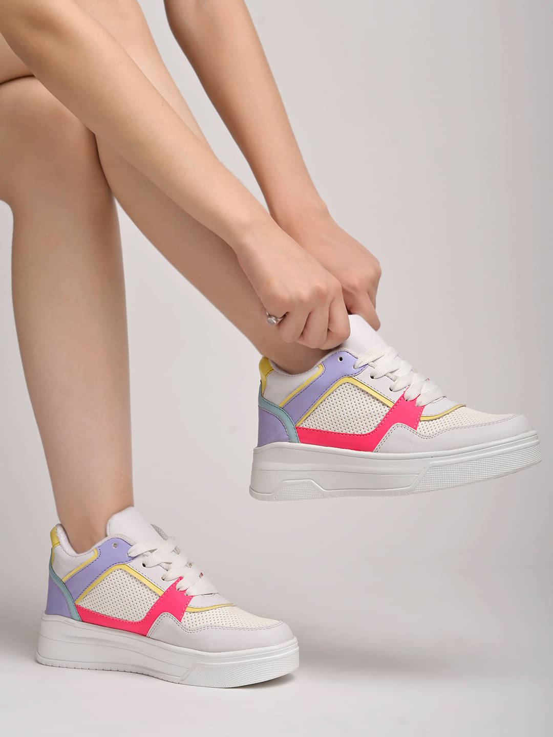     			Stylestry White Women's Sneakers