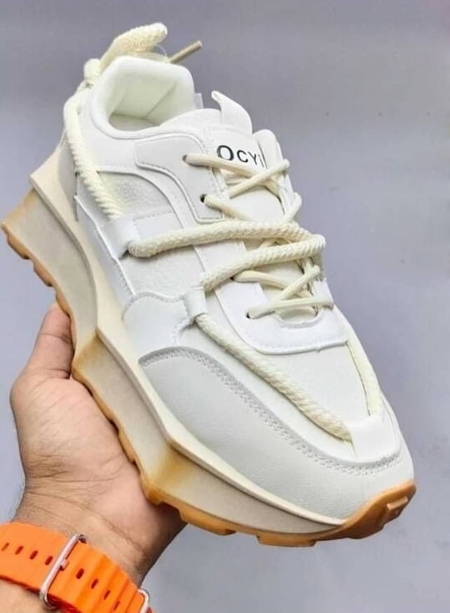     			Akiko BULL White Men's Sneakers