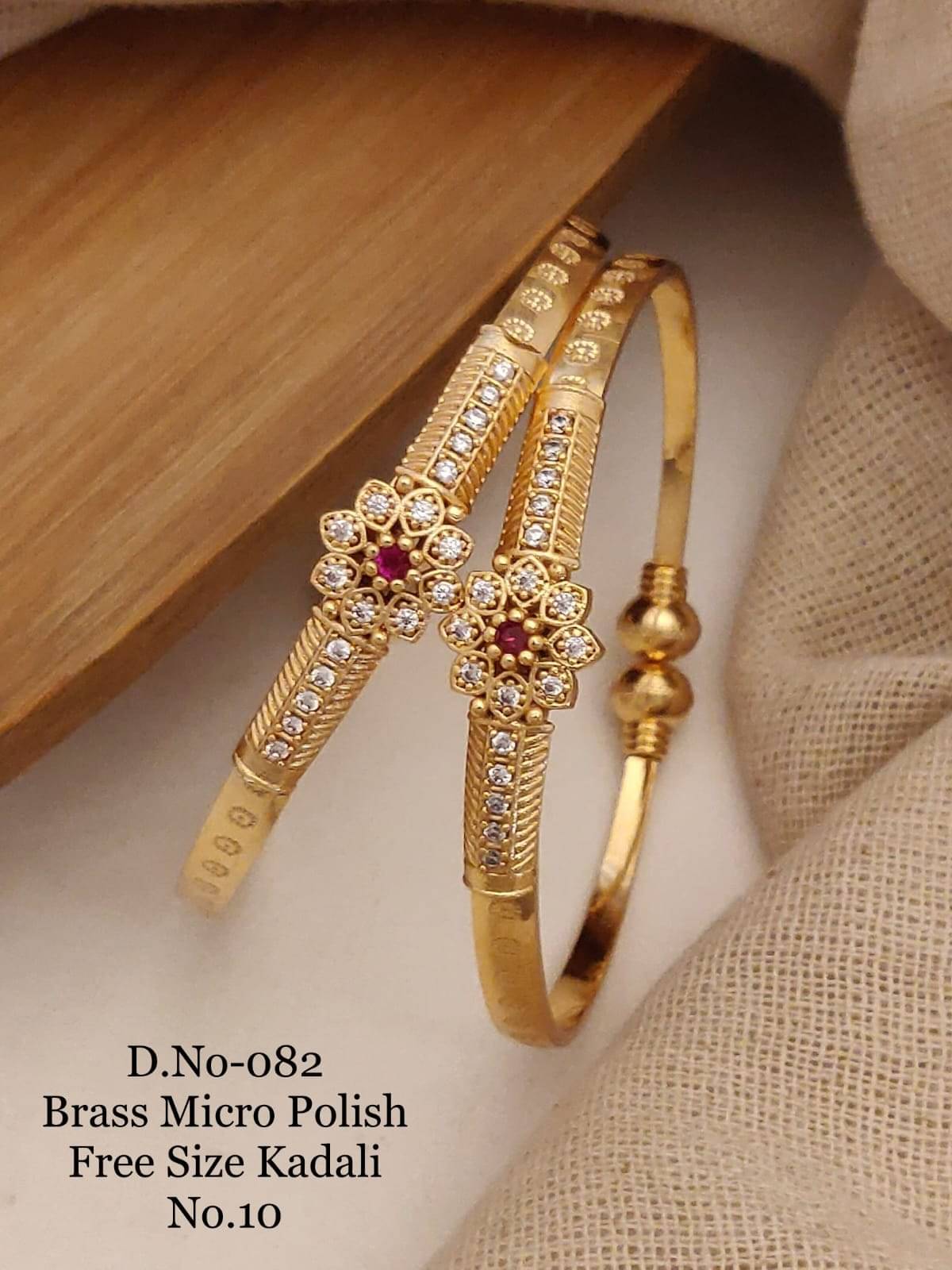 Shivay Fashion Gold Bangle Set ( Pack of 1 ) Shivay Fashion Gold Bangle Set ( Pack of 1 )