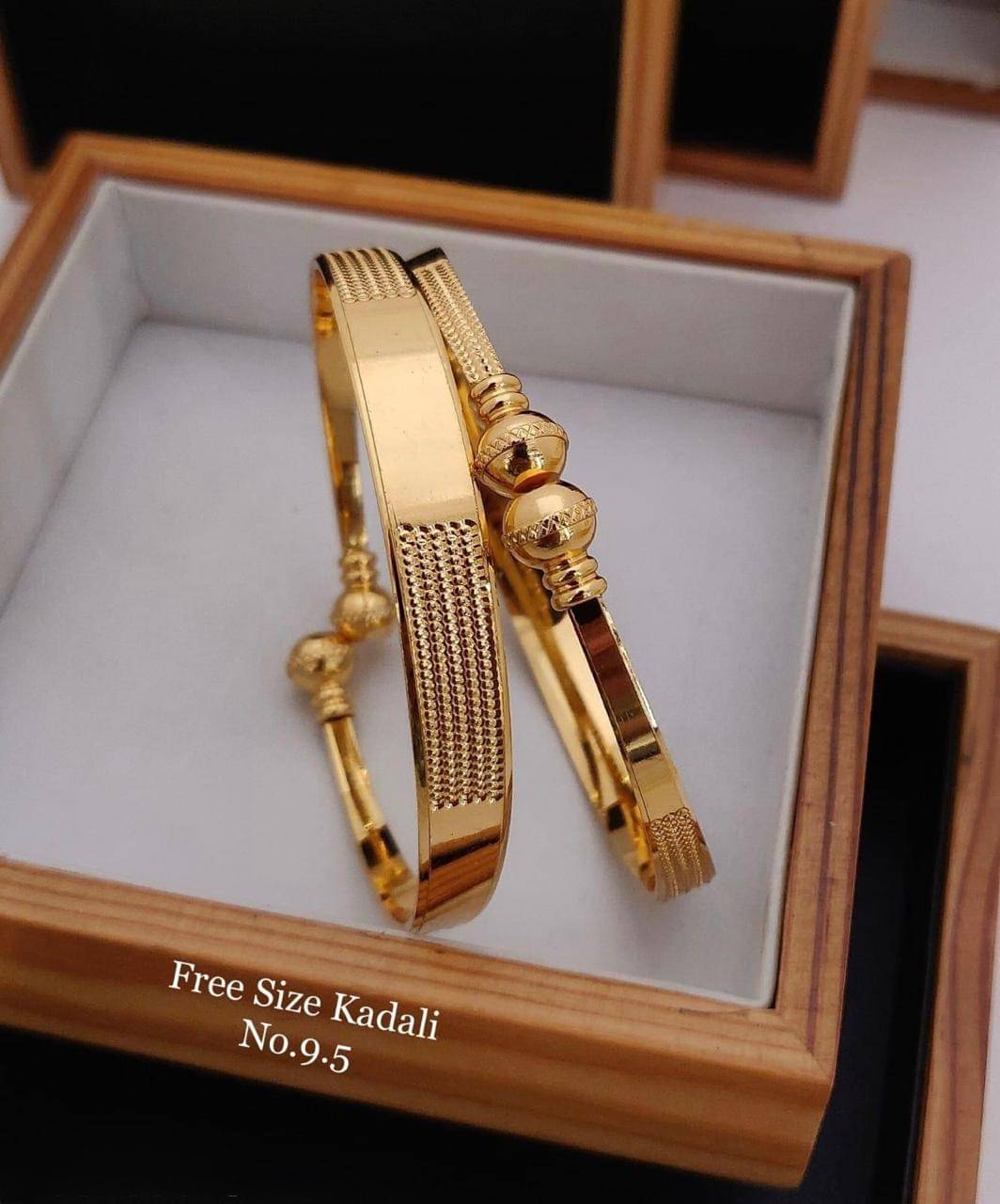     			Shivay Fashion Gold Bangle Set ( Pack of 1 )
