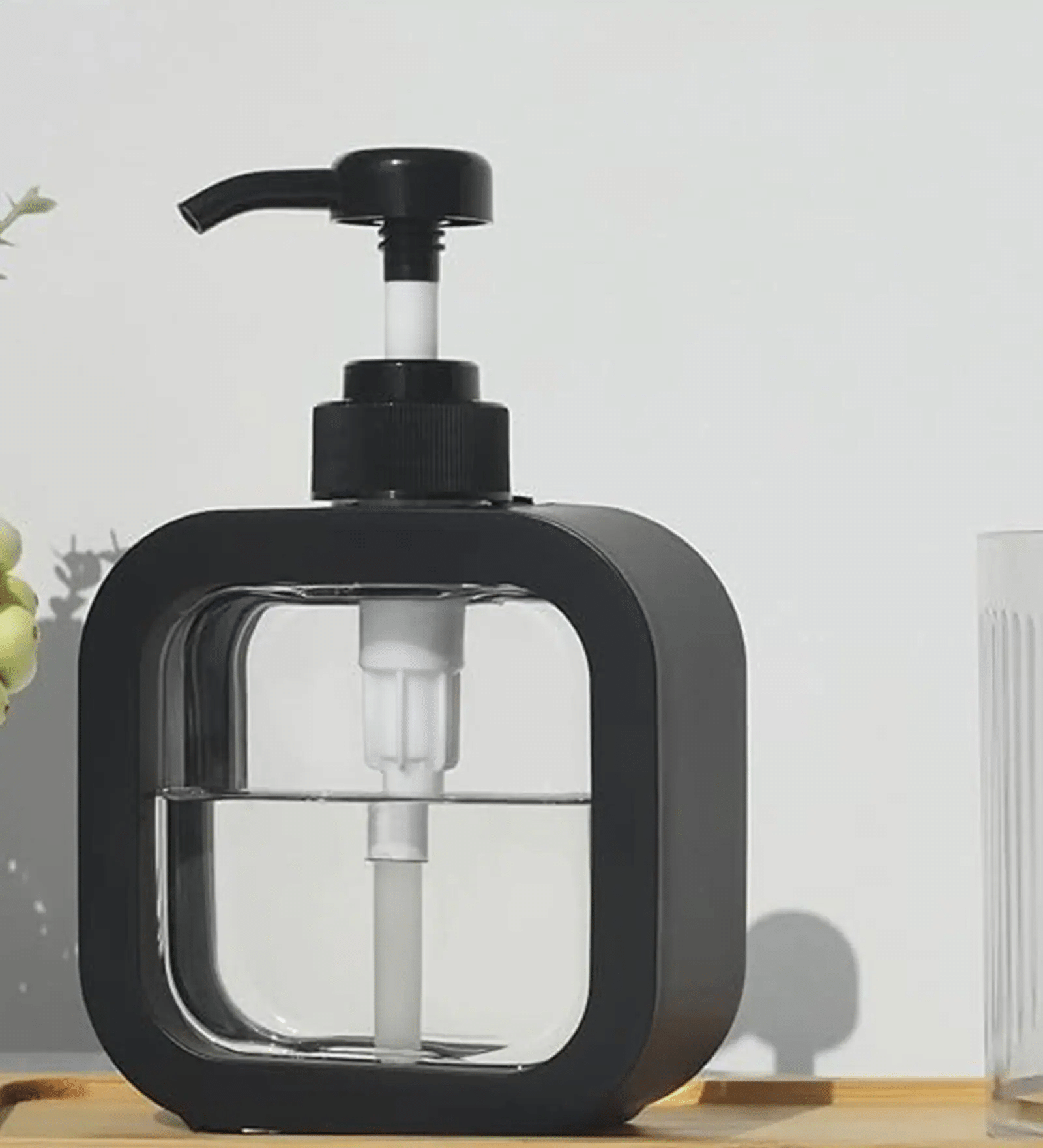     			VillWin - Soap Dispenser 300ml  7x5x10cm