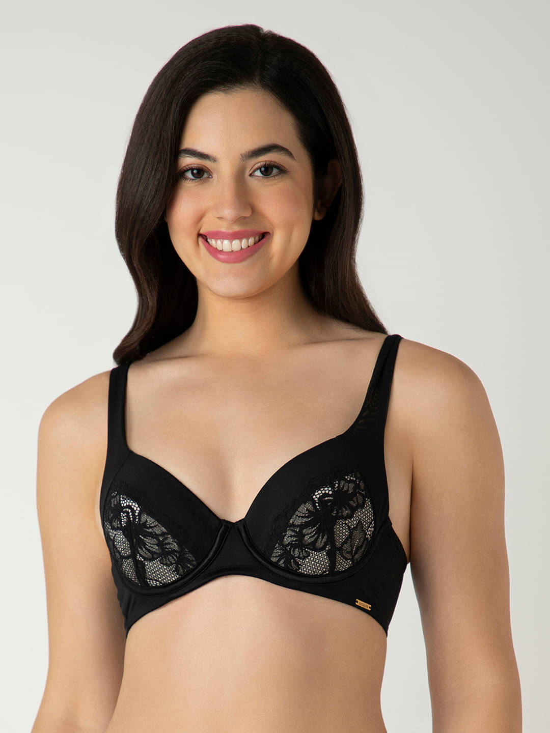 Amante Pack of 1 Nylon Lightly Padded Plunge Bra For Women ( Black )     			Amante Pack of 1 Nylon Lightly Padded Plunge Bra For Women ( Black )