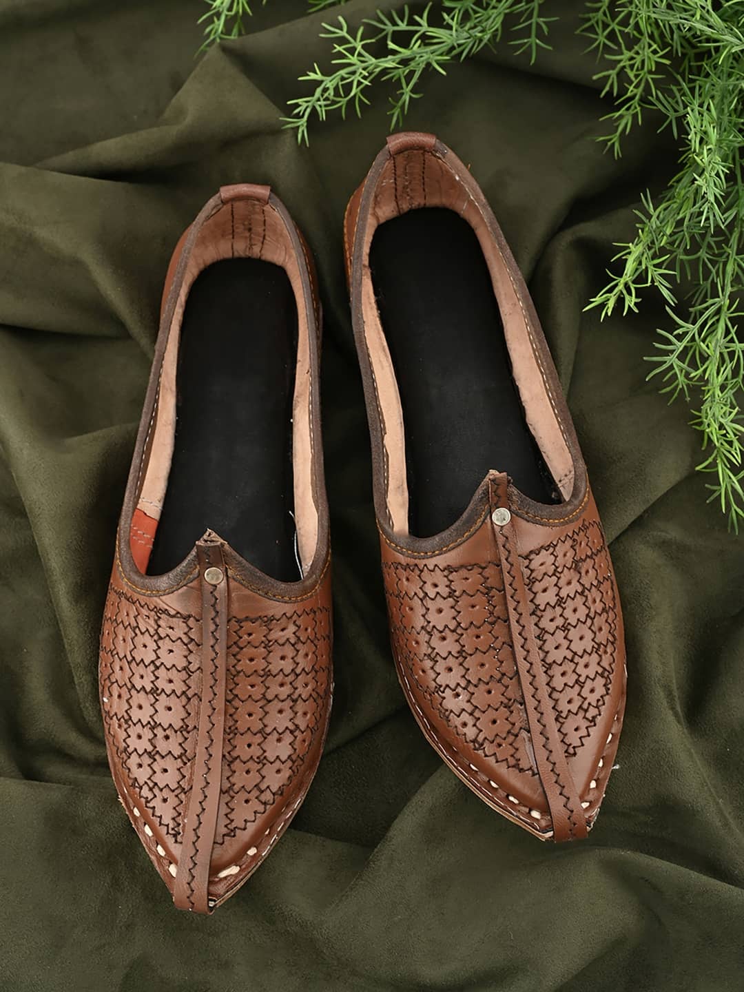 Anjaneya Creations Tan Men's Mojaris - Ethnic Shoes | Buy online on ZillyBuy