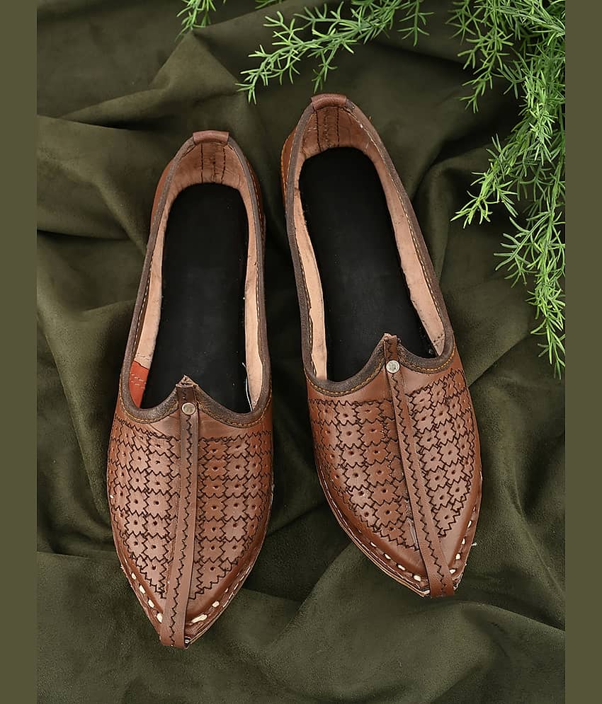 Anjaneya Creations Tan Men's Mojaris - Ethnic Shoes | Buy online on ZillyBuy