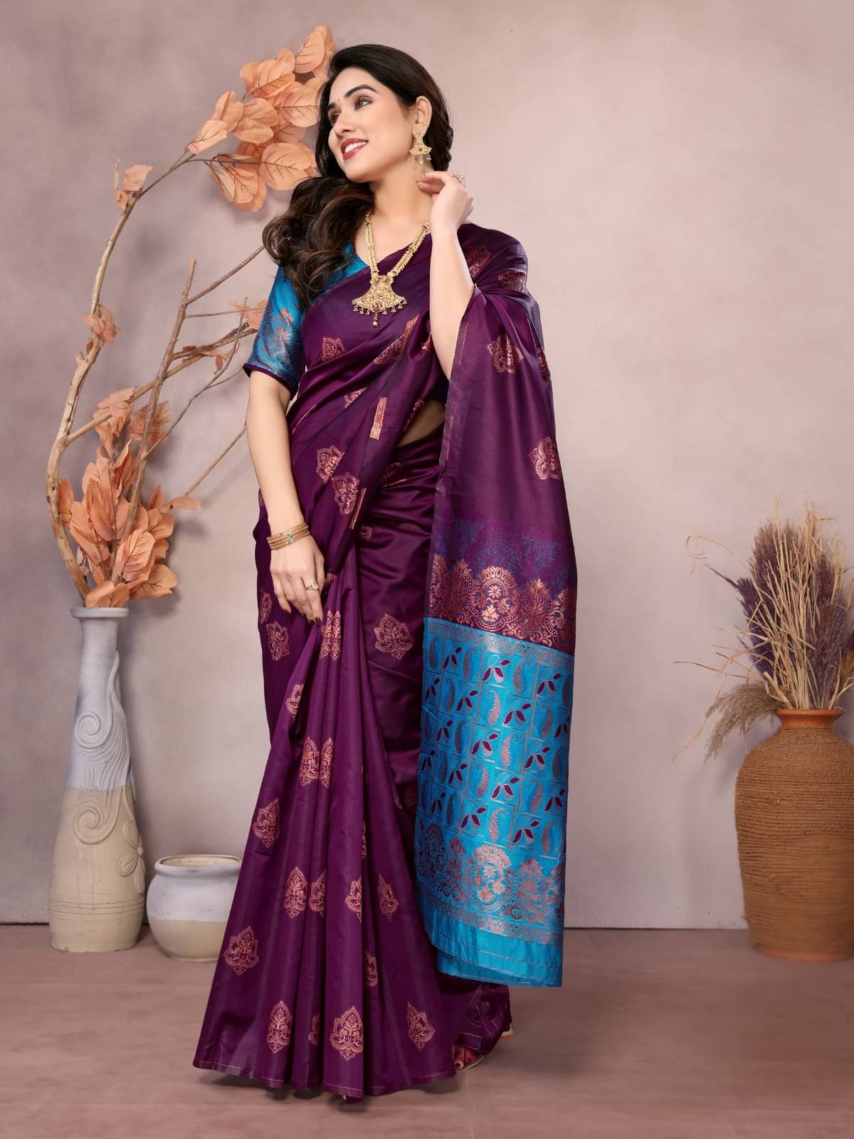     			BLEESBURY Banarasi Silk Woven Saree With Unstitched Blouse Piece ( Wine )