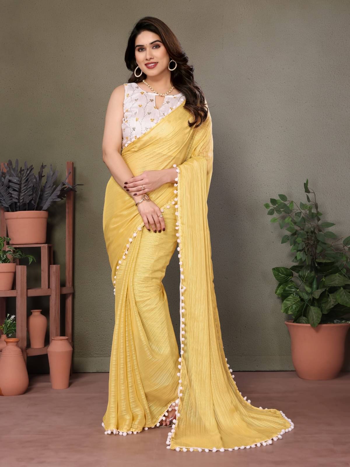     			BLEESBURY Chiffon Striped Saree With Unstitched Blouse Piece ( Yellow )