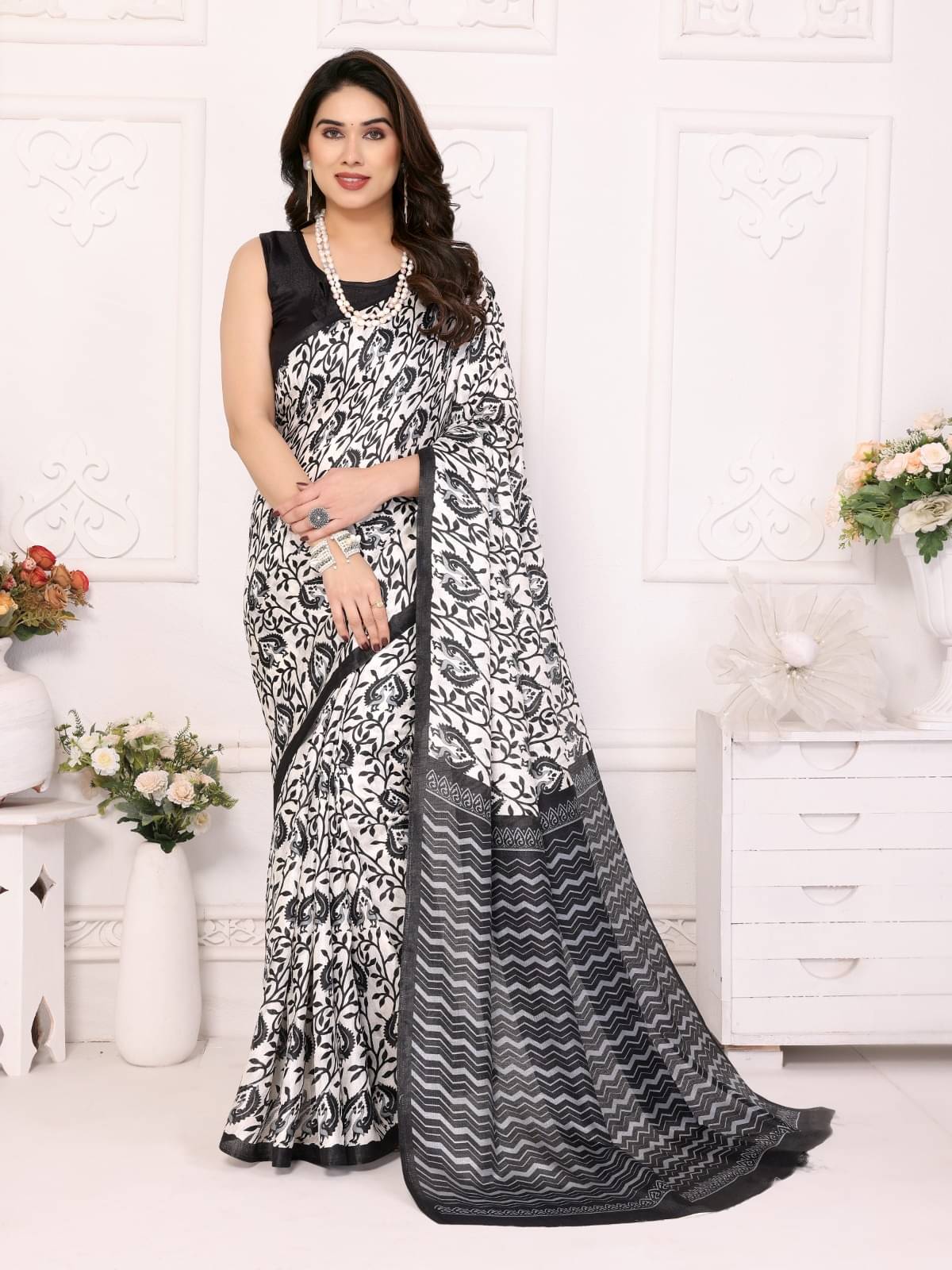     			BLEESBURY Mysore Silk Printed Saree With Unstitched Blouse Piece ( Black )