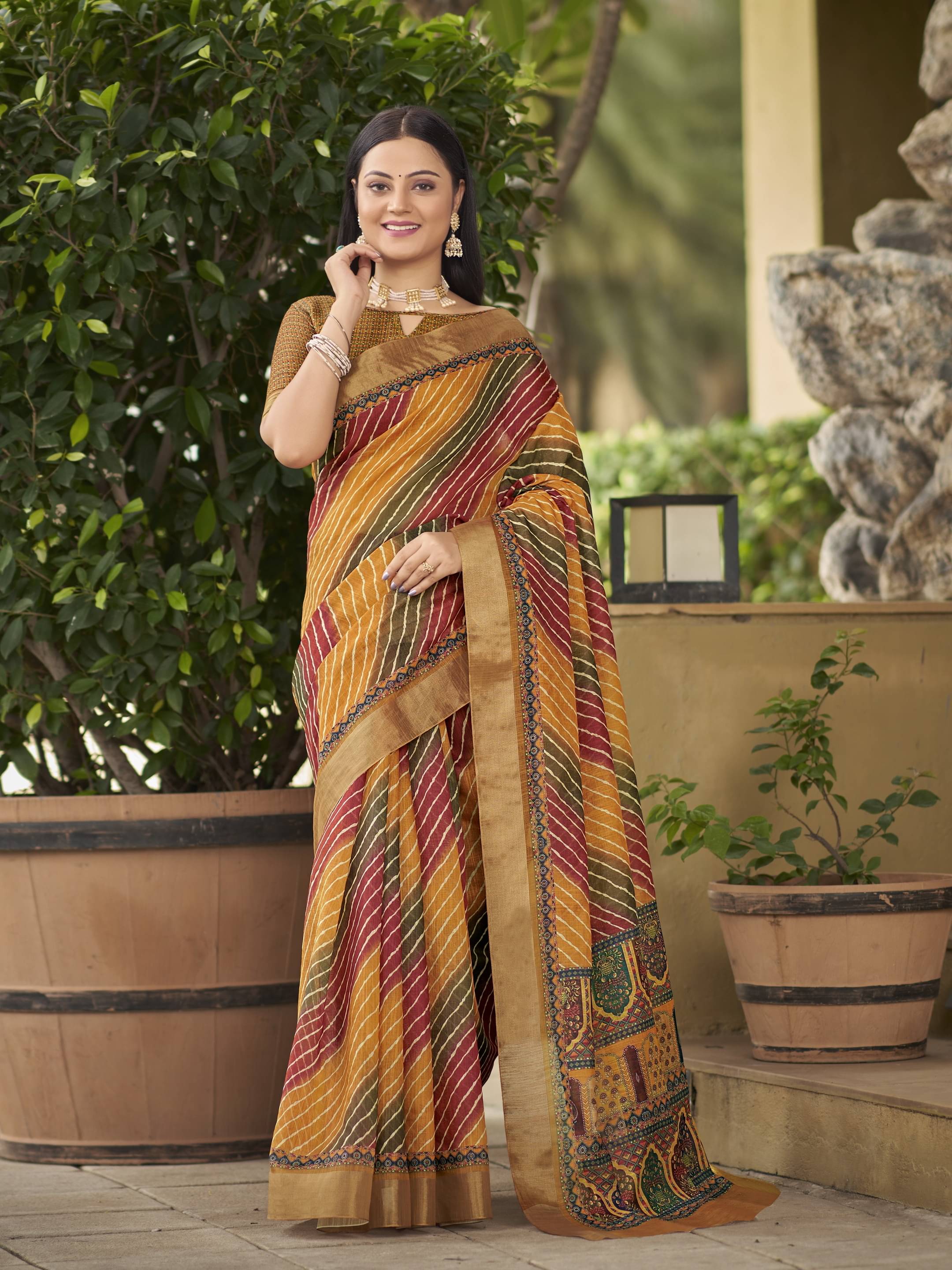     			Sariya Chanderi Striped Saree With Unstitched Blouse Piece ( Mustard )