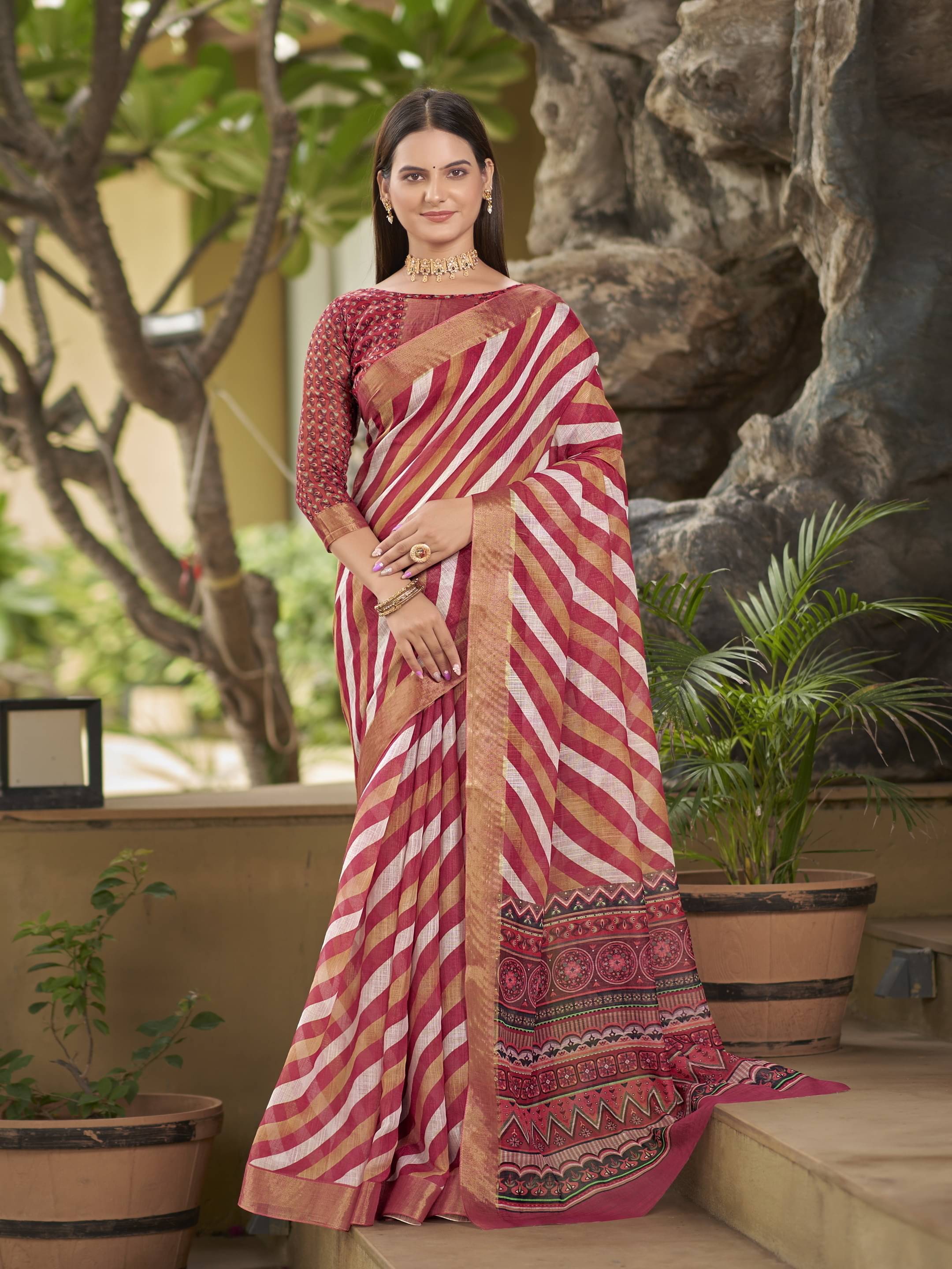 Sariya Chanderi Striped Saree With Unstitched Blouse Piece ( Red ) Sariya Chanderi Striped Saree With Unstitched Blouse Piece ( Red )