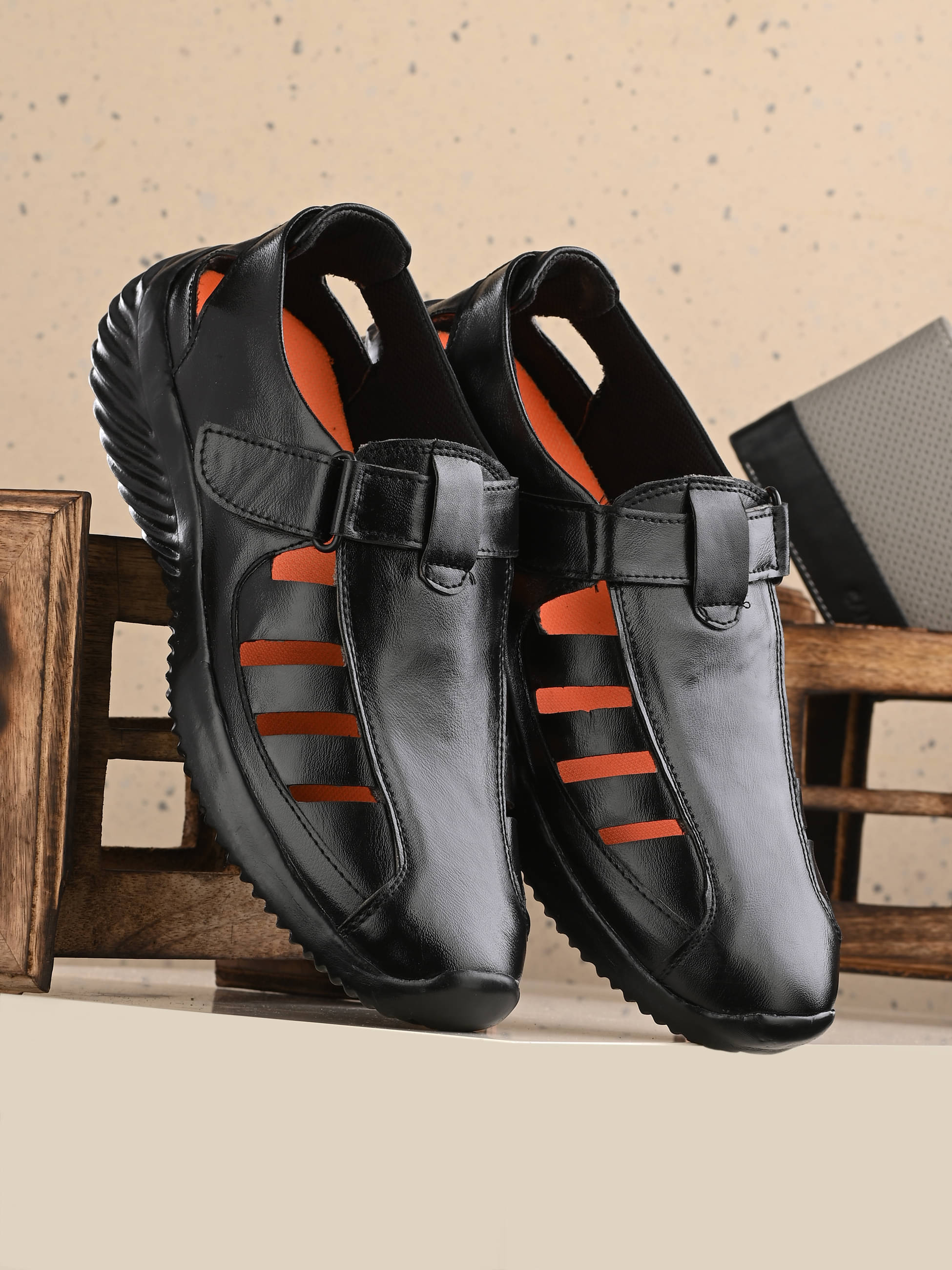     			Rising Wolf - Black Men's Sandals