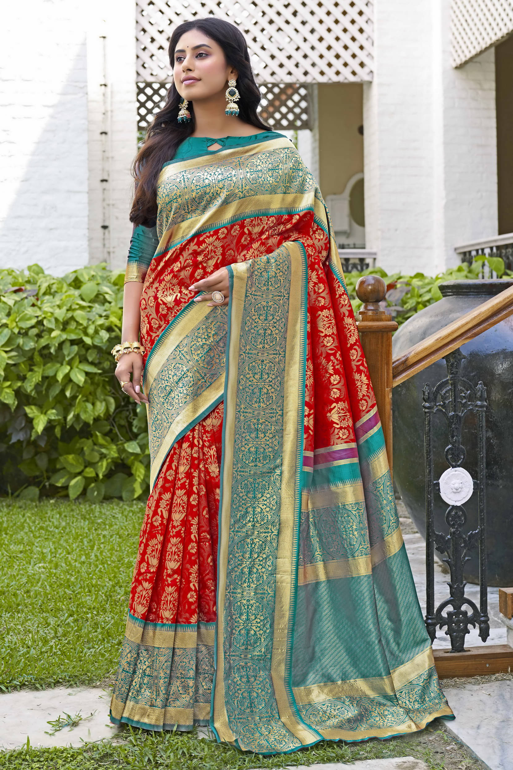 Sariya Jacquard Woven Saree With Unstitched Blouse Piece ( Red ) Sariya Jacquard Woven Saree With Unstitched Blouse Piece ( Red )