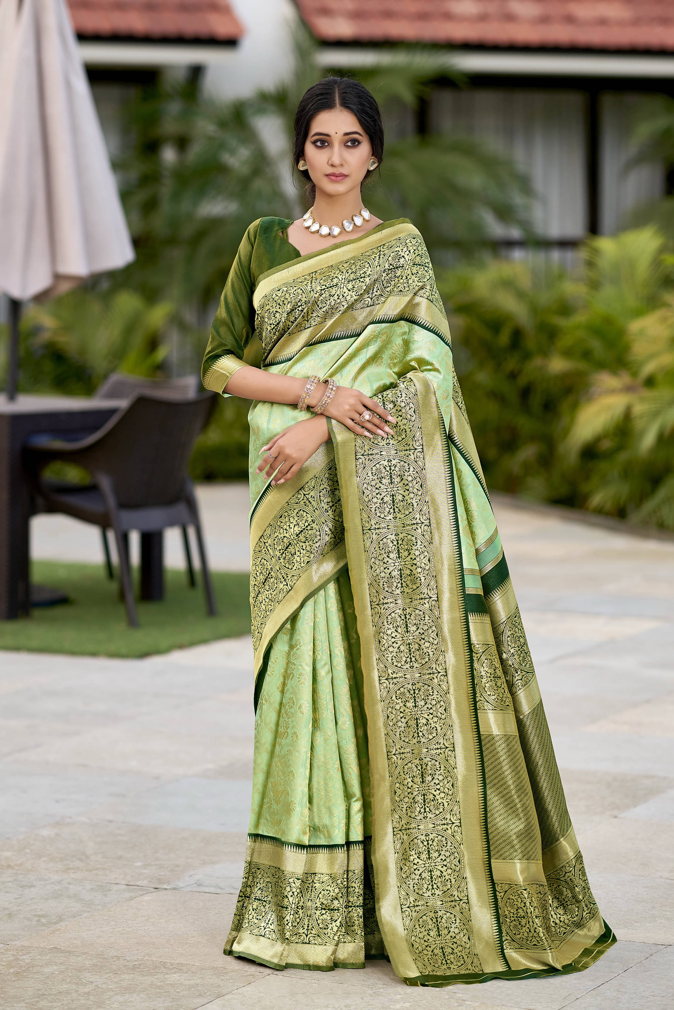 Sariya Jacquard Woven Saree With Unstitched Blouse Piece ( LightGreen ) Sariya Jacquard Woven Saree With Unstitched Blouse Piece ( LightGreen )