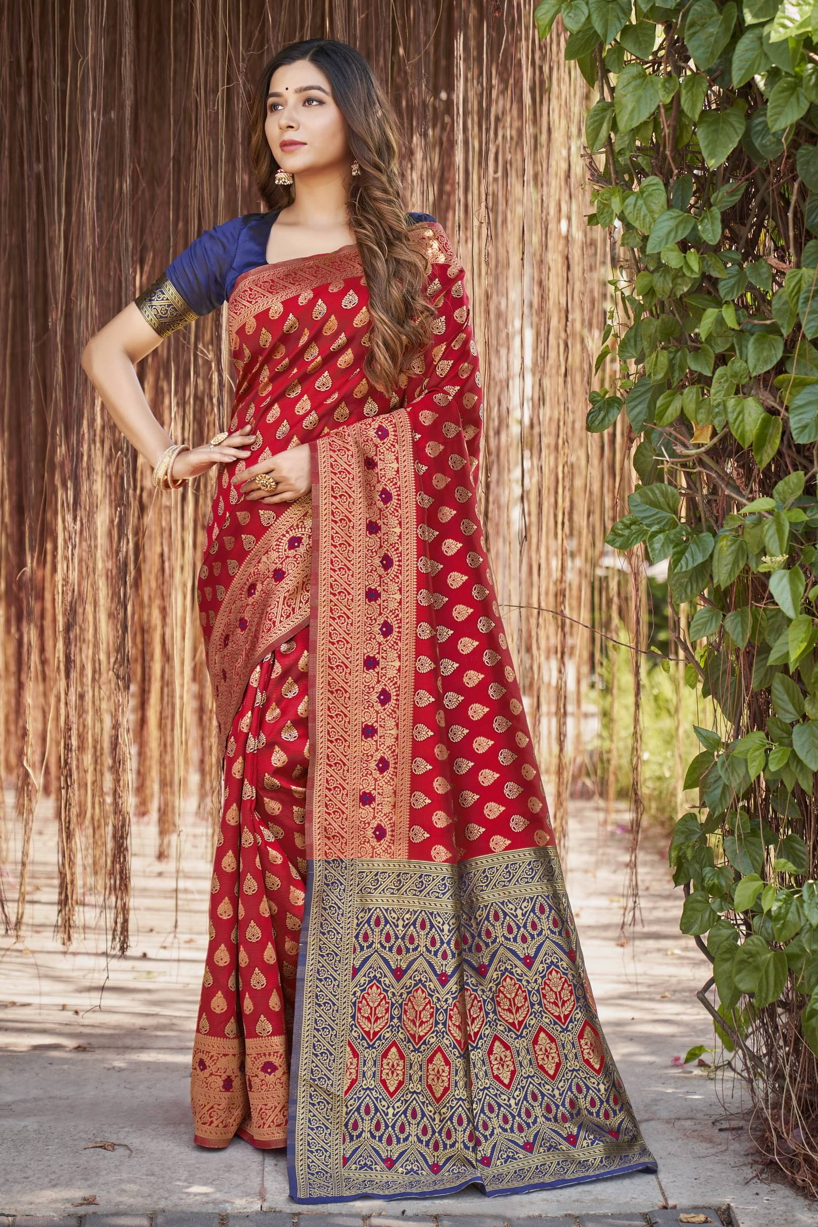    			Sariya Jacquard Woven Saree With Unstitched Blouse Piece ( Red )