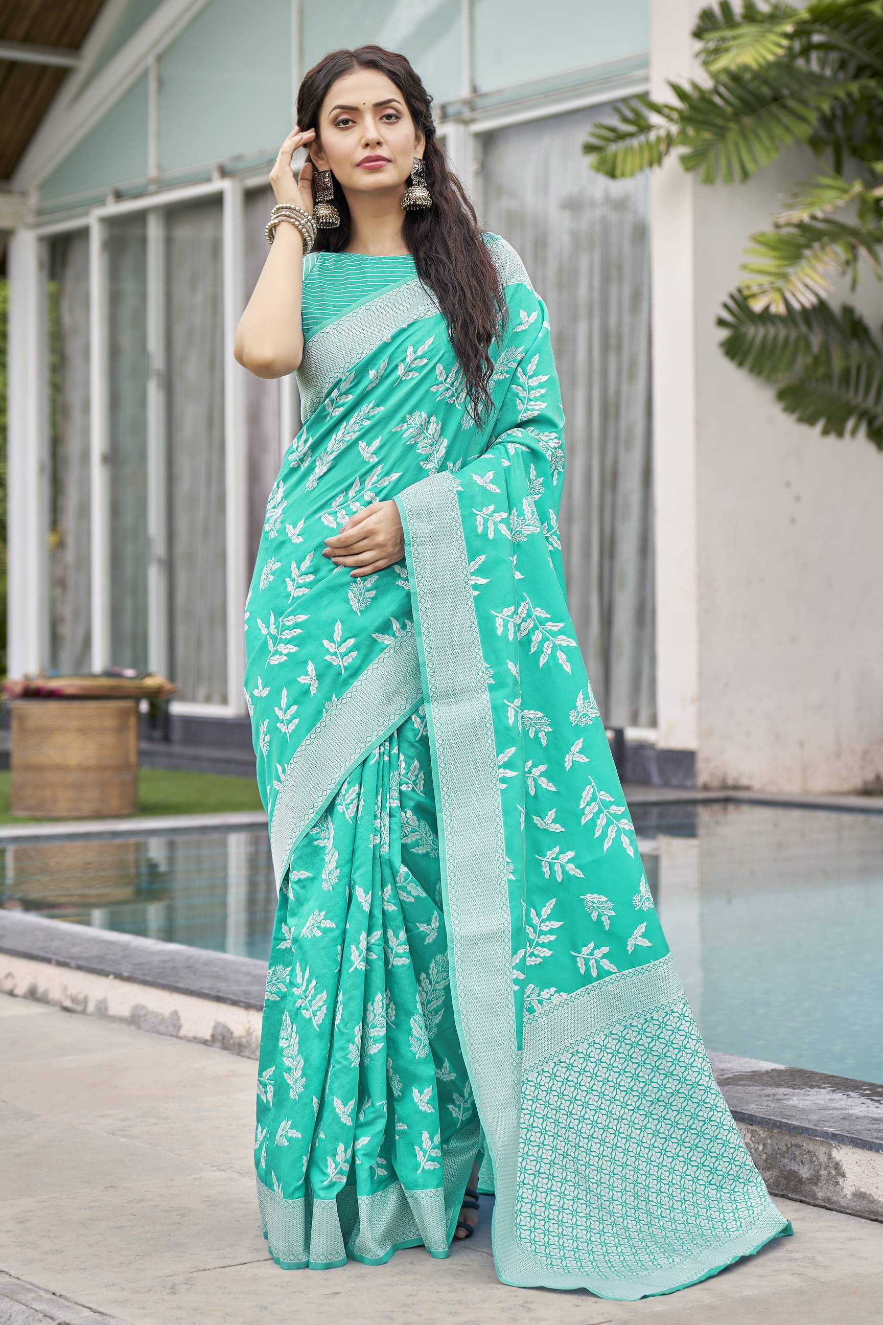 Sariya Jacquard Woven Saree With Unstitched Blouse Piece ( Rama ) Sariya Jacquard Woven Saree With Unstitched Blouse Piece ( Rama )