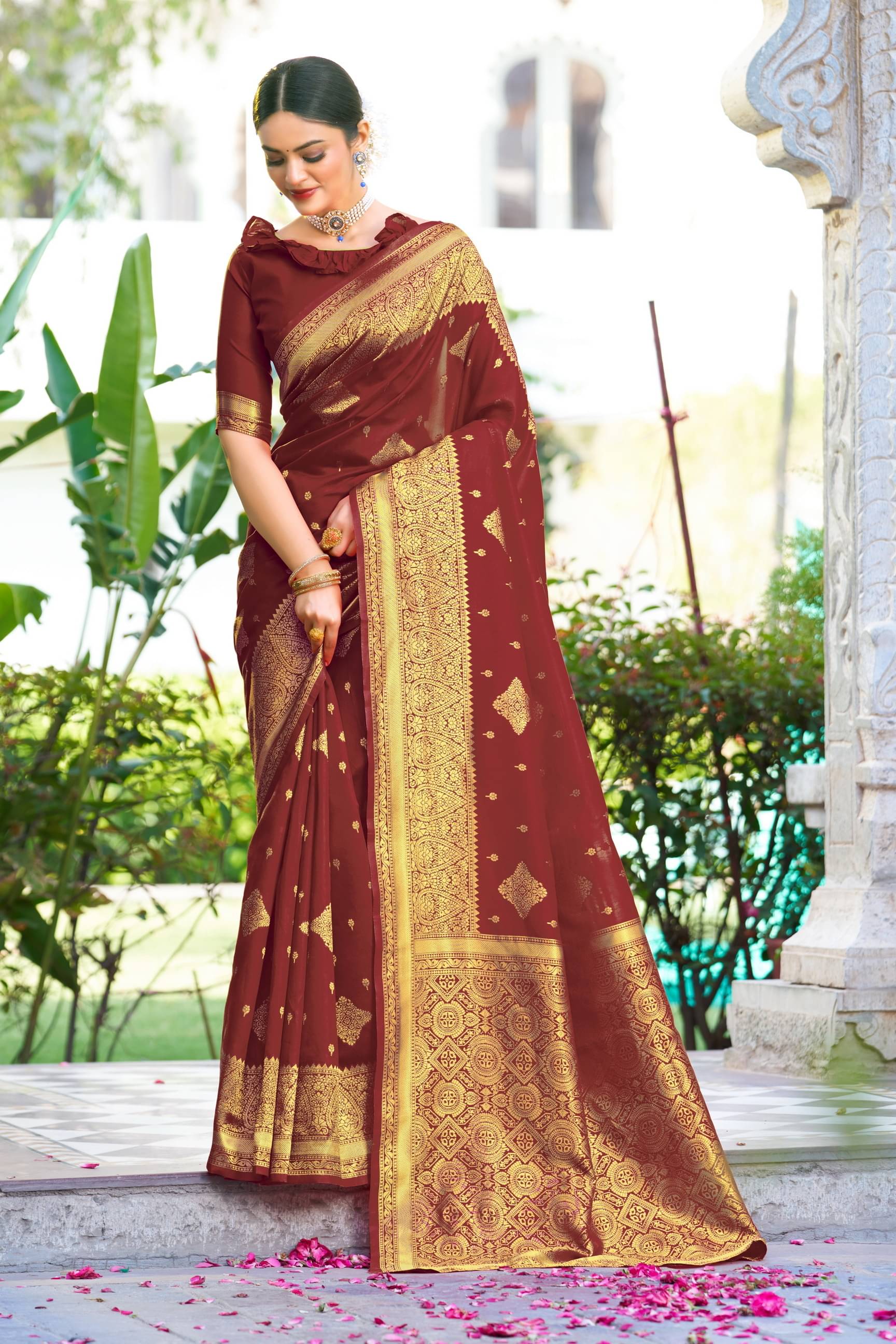 Sariya Jacquard Woven Saree With Unstitched Blouse Piece ( Maroon ) Sariya Jacquard Woven Saree With Unstitched Blouse Piece ( Maroon )