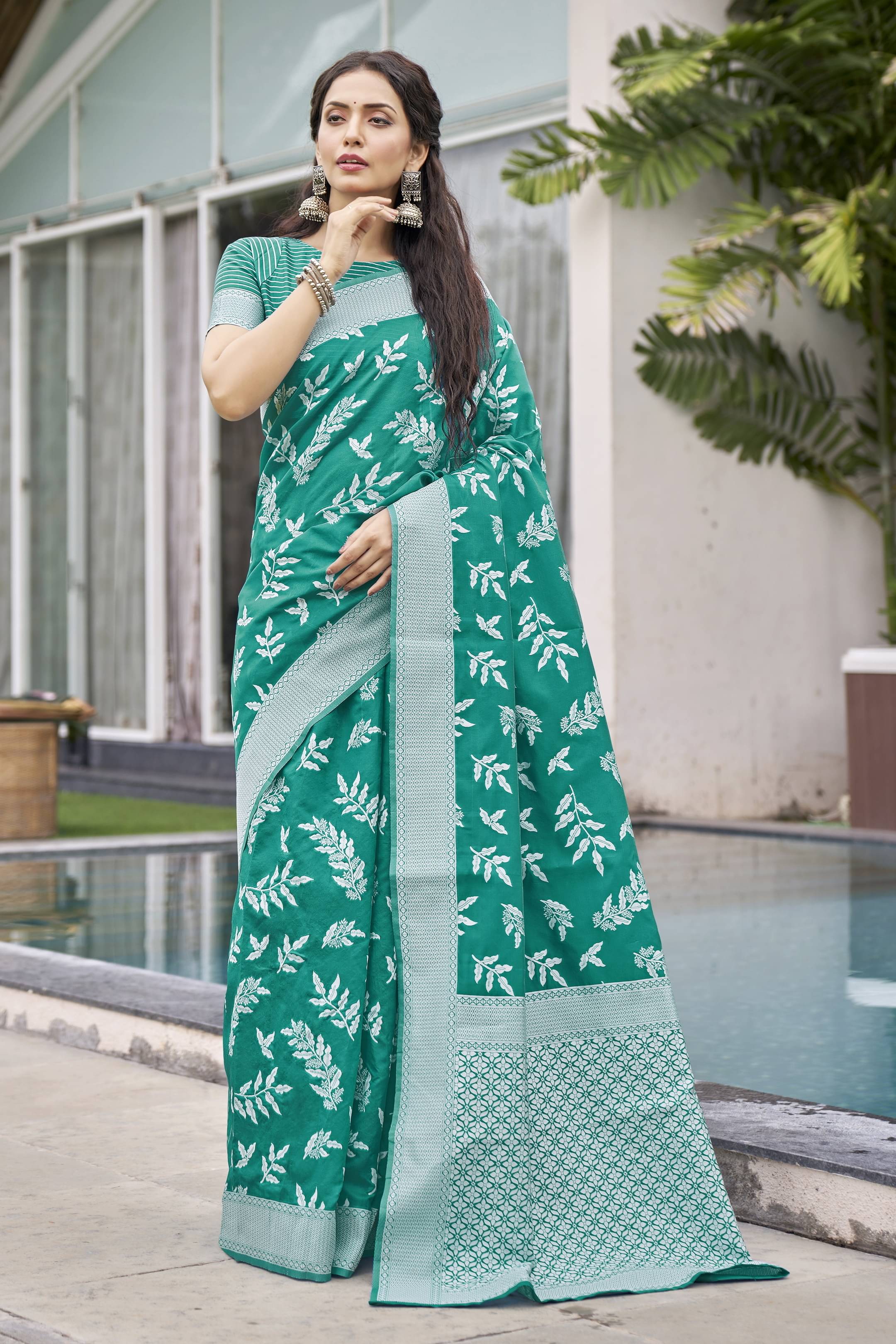     			Sariya Jacquard Woven Saree With Unstitched Blouse Piece ( Sea Green )