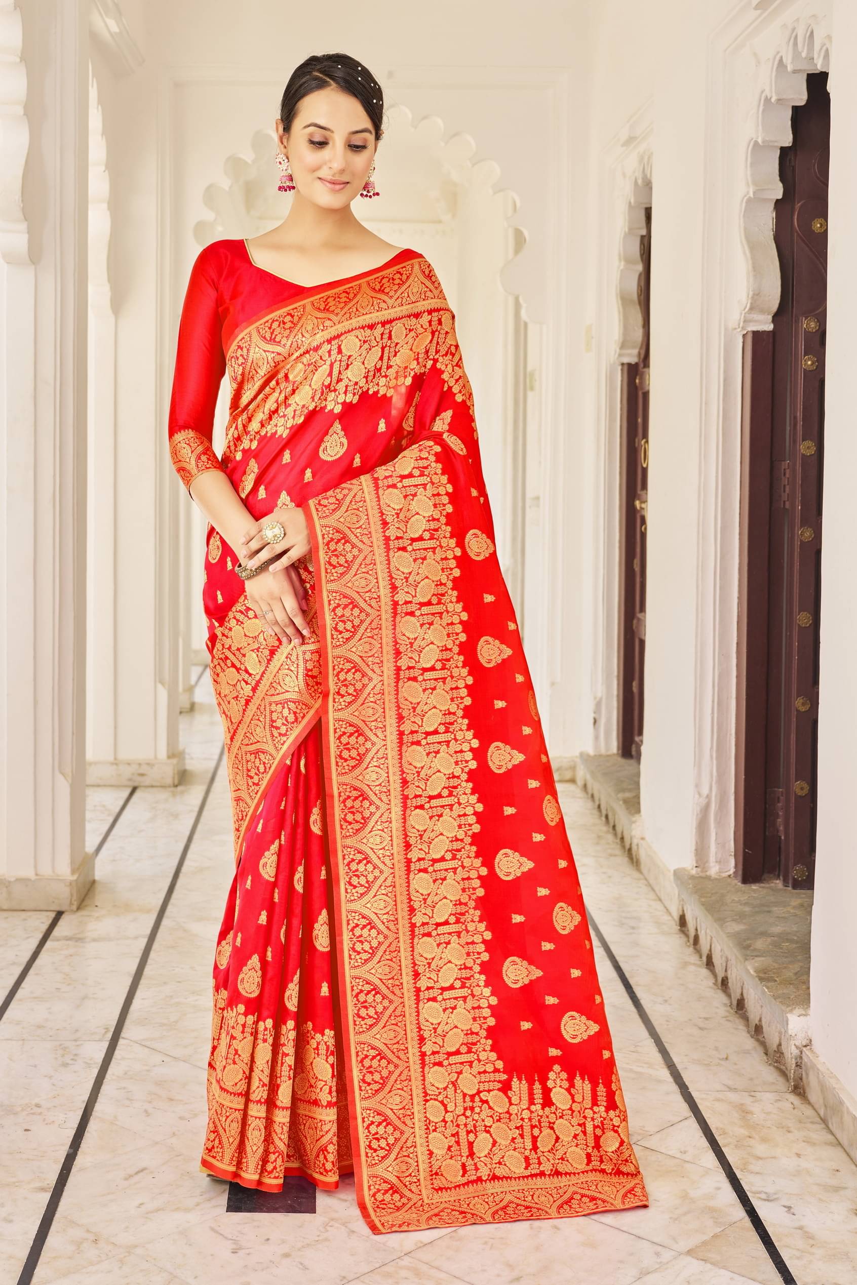 Sariya Jacquard Woven Saree With Unstitched Blouse Piece ( Red ) Sariya Jacquard Woven Saree With Unstitched Blouse Piece ( Red )