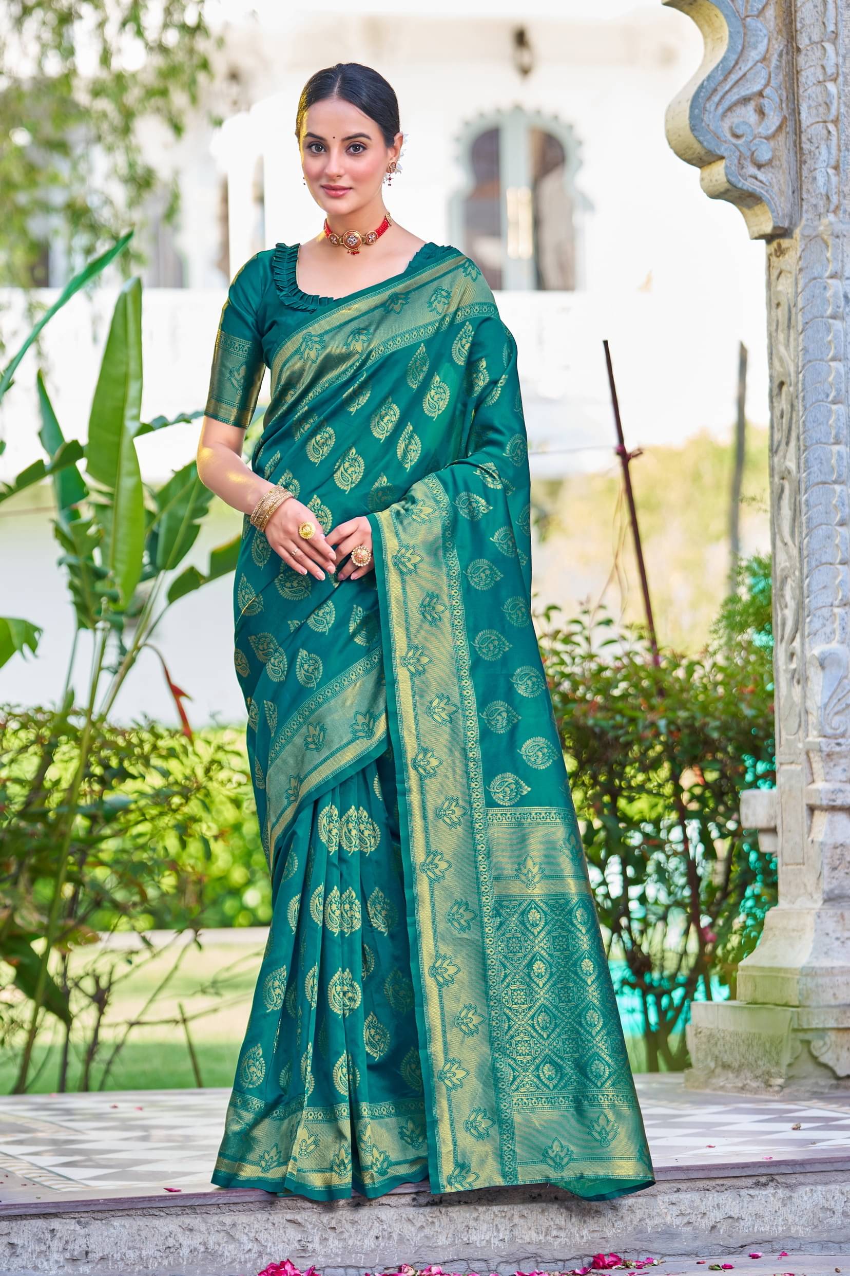 Sariya Jacquard Woven Saree With Unstitched Blouse Piece ( Rama ) Sariya Jacquard Woven Saree With Unstitched Blouse Piece ( Rama )