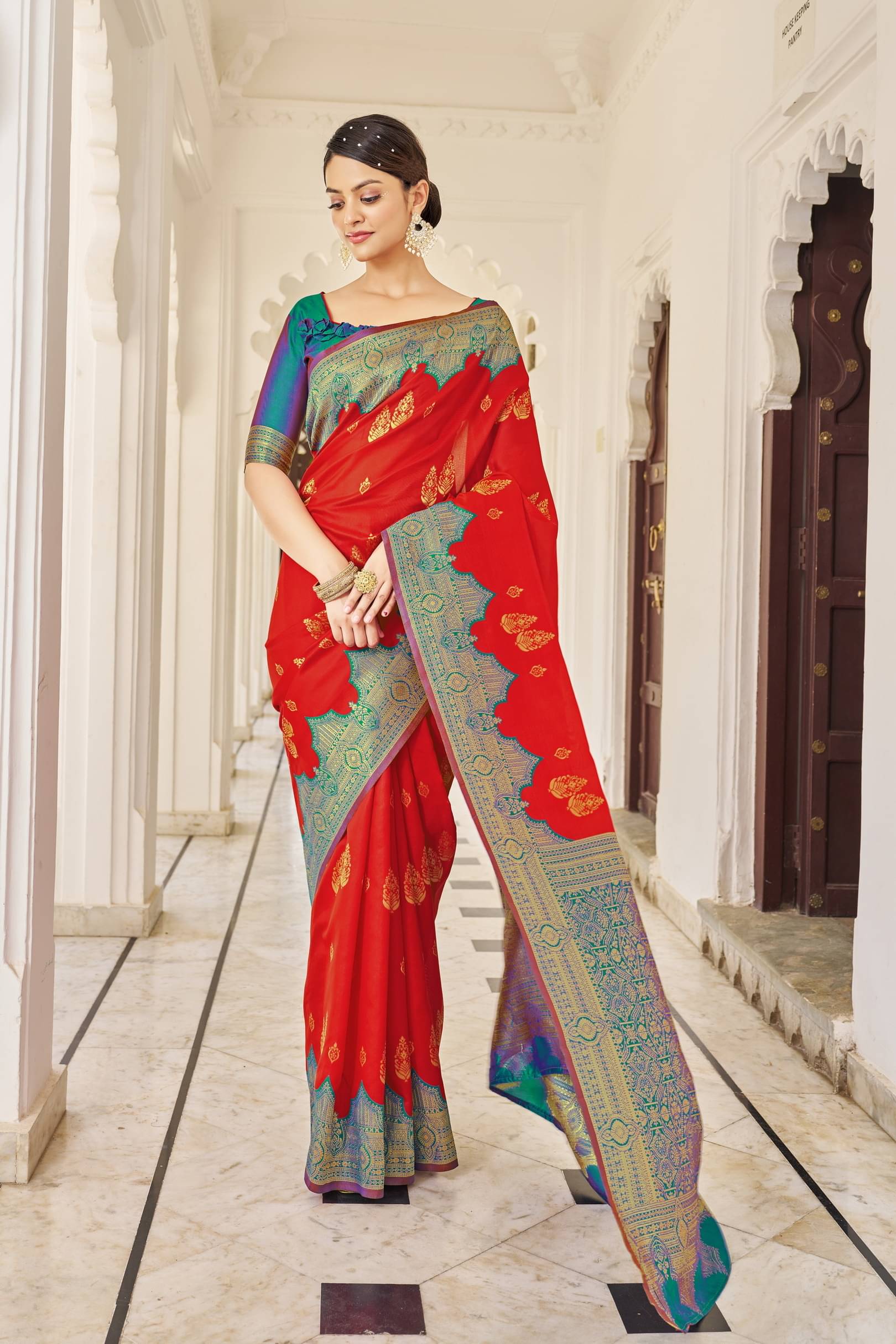 Sariya Jacquard Woven Saree With Unstitched Blouse Piece ( Pink ) Sariya Jacquard Woven Saree With Unstitched Blouse Piece ( Pink )