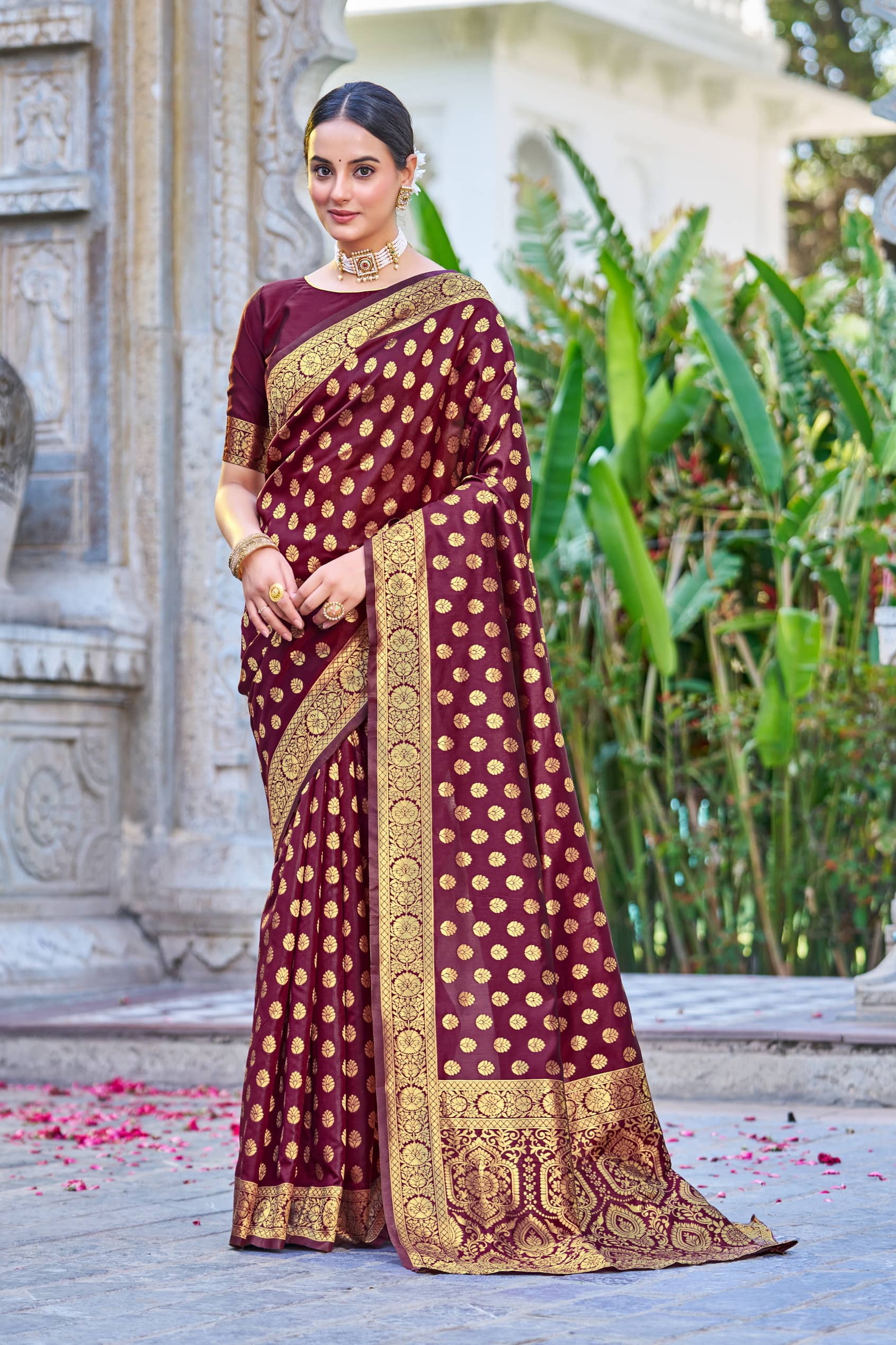 Sariya Jacquard Woven Saree With Unstitched Blouse Piece ( Wine ) - Sarees | Buy online on ZillyBuy