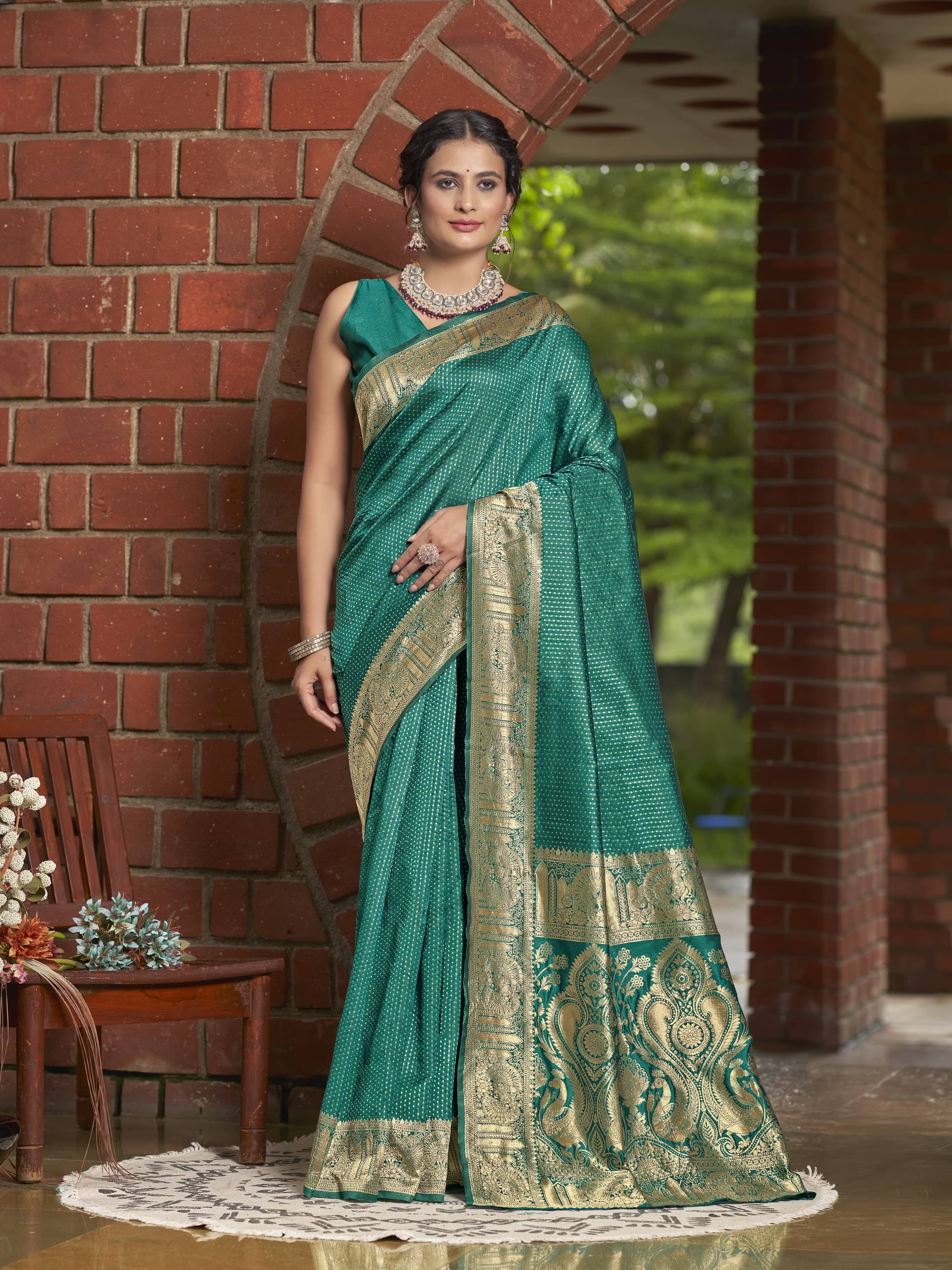 Sariya Jacquard Woven Saree With Unstitched Blouse Piece ( Rama ) Sariya Jacquard Woven Saree With Unstitched Blouse Piece ( Rama )