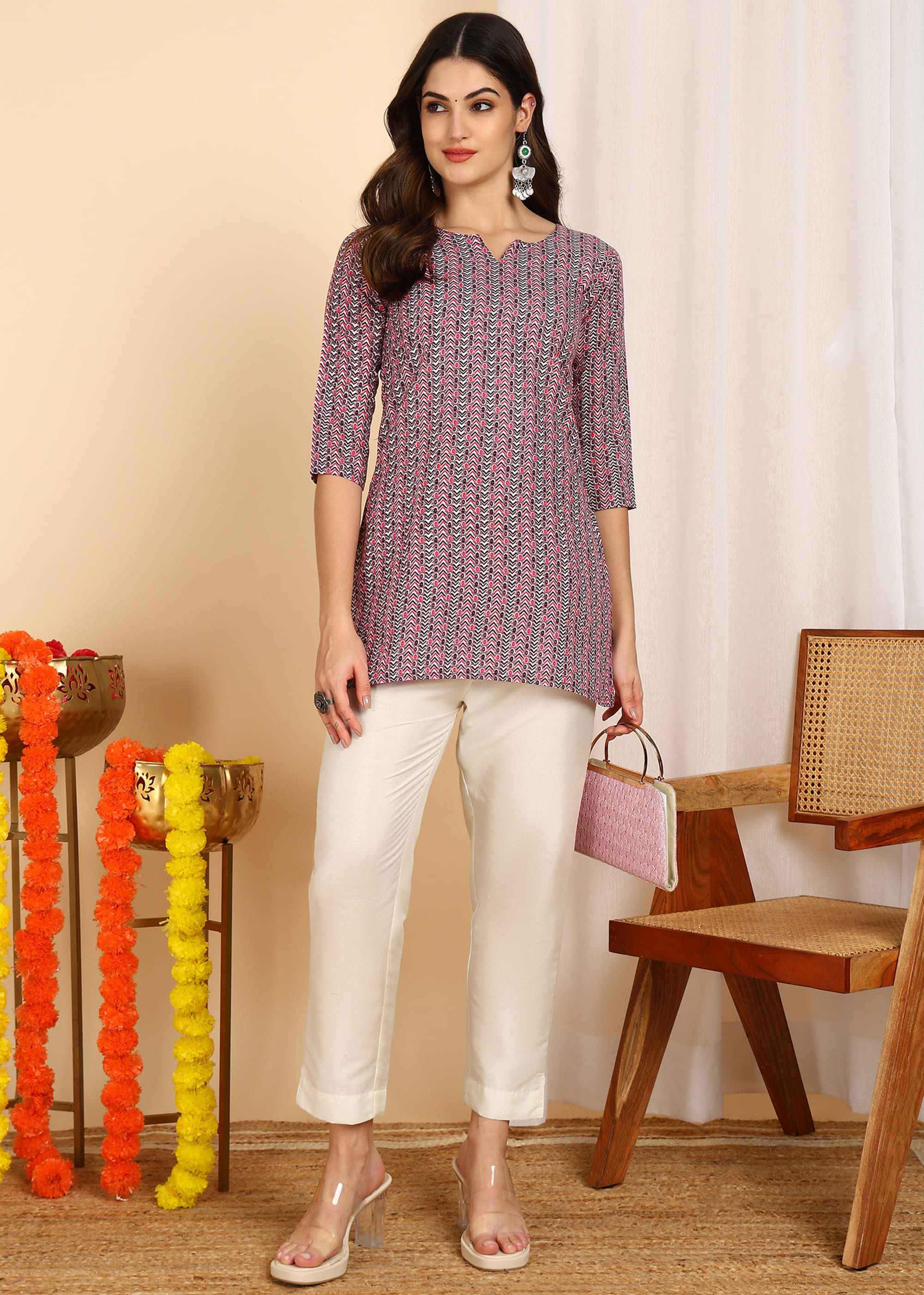     			Cotton Blend Short Kurti For Women (Pack of 1)