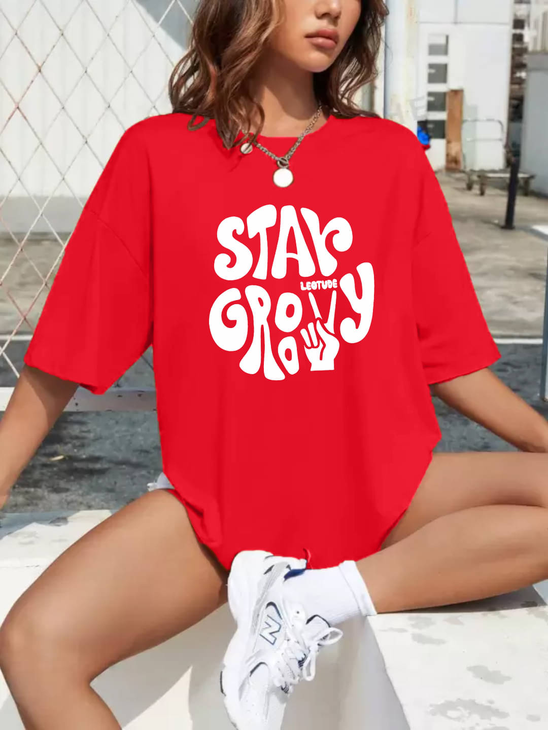     			Leotude Women Cotton Blend Printed Oversized Fit Round Neck T-Shirt ( Red )