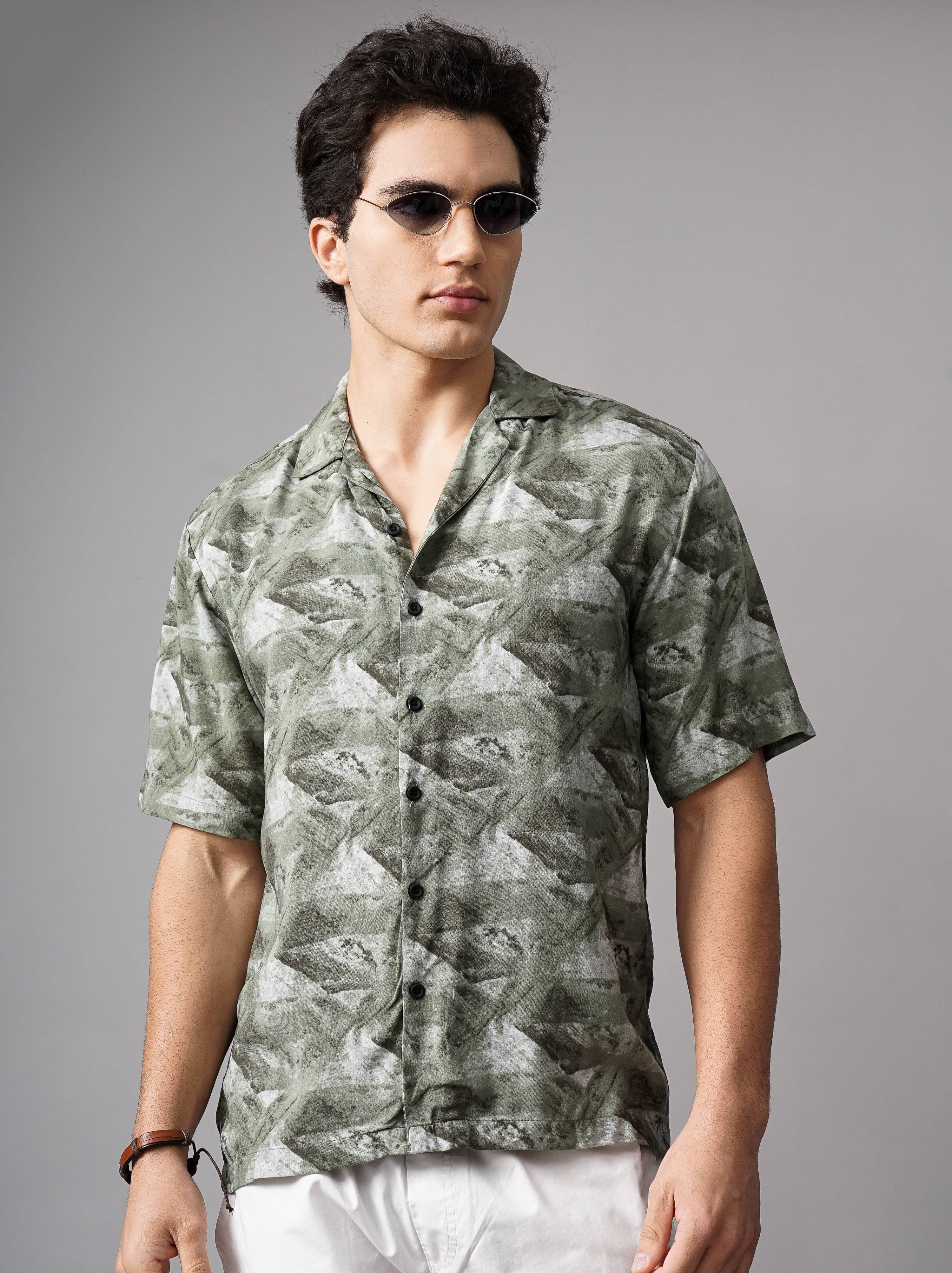     			Paul Street Rayon Oversized Fit Printed Half Sleeves Men's Casual Shirt - Green ( Pack of 1 )
