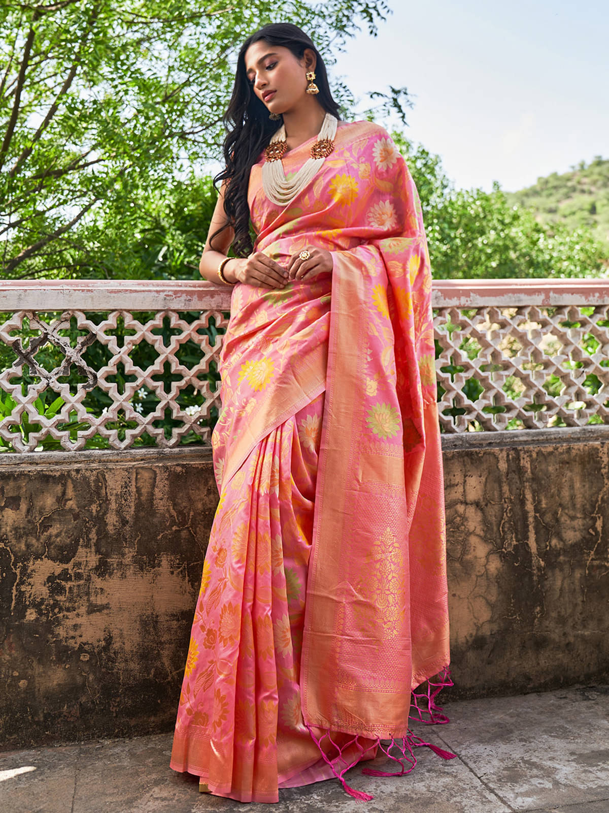 Anekha Banarasi Silk Woven Saree With Unstitched Blouse Piece ( Pink ) Anekha Banarasi Silk Woven Saree With Unstitched Blouse Piece ( Pink )