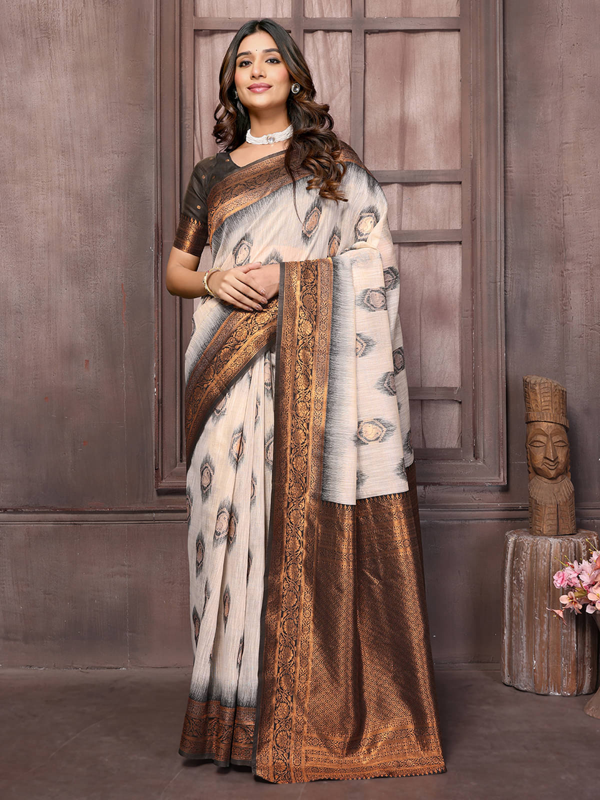    			Anekha Cotton Blend Woven Saree With Unstitched Blouse Piece ( Beige )