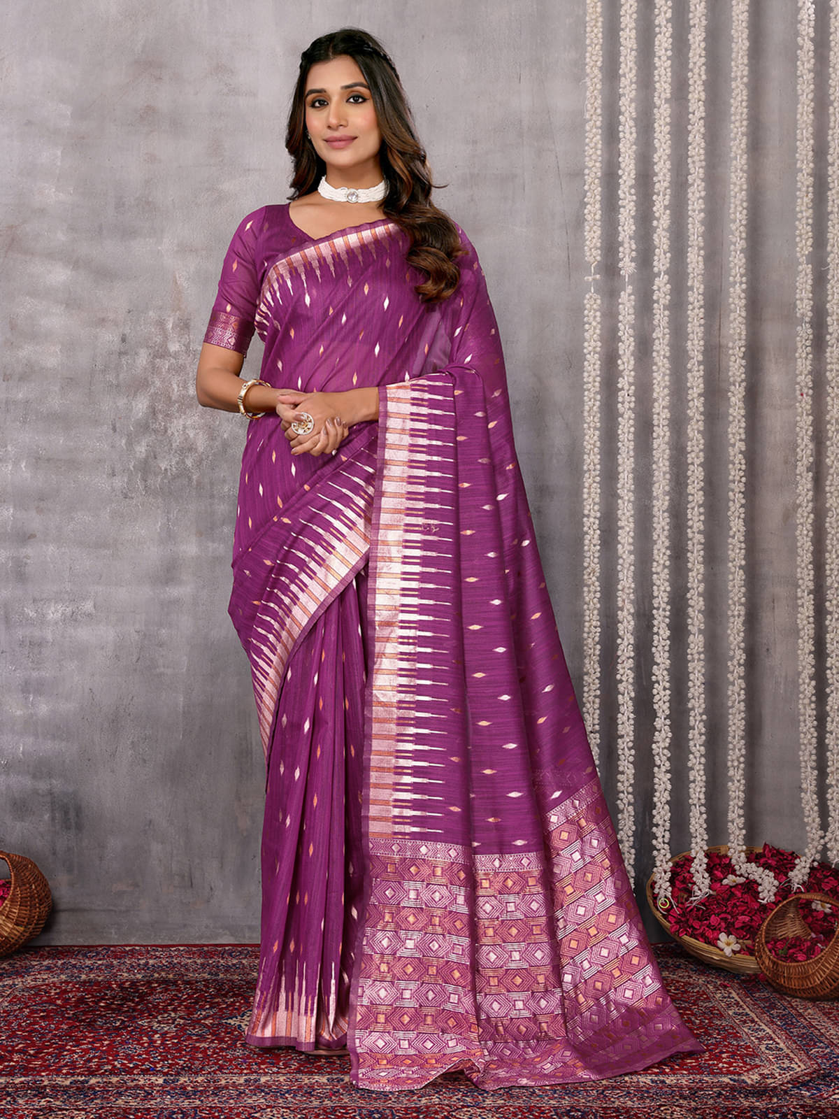     			Anekha Cotton Blend Woven Saree With Unstitched Blouse Piece ( Purple )