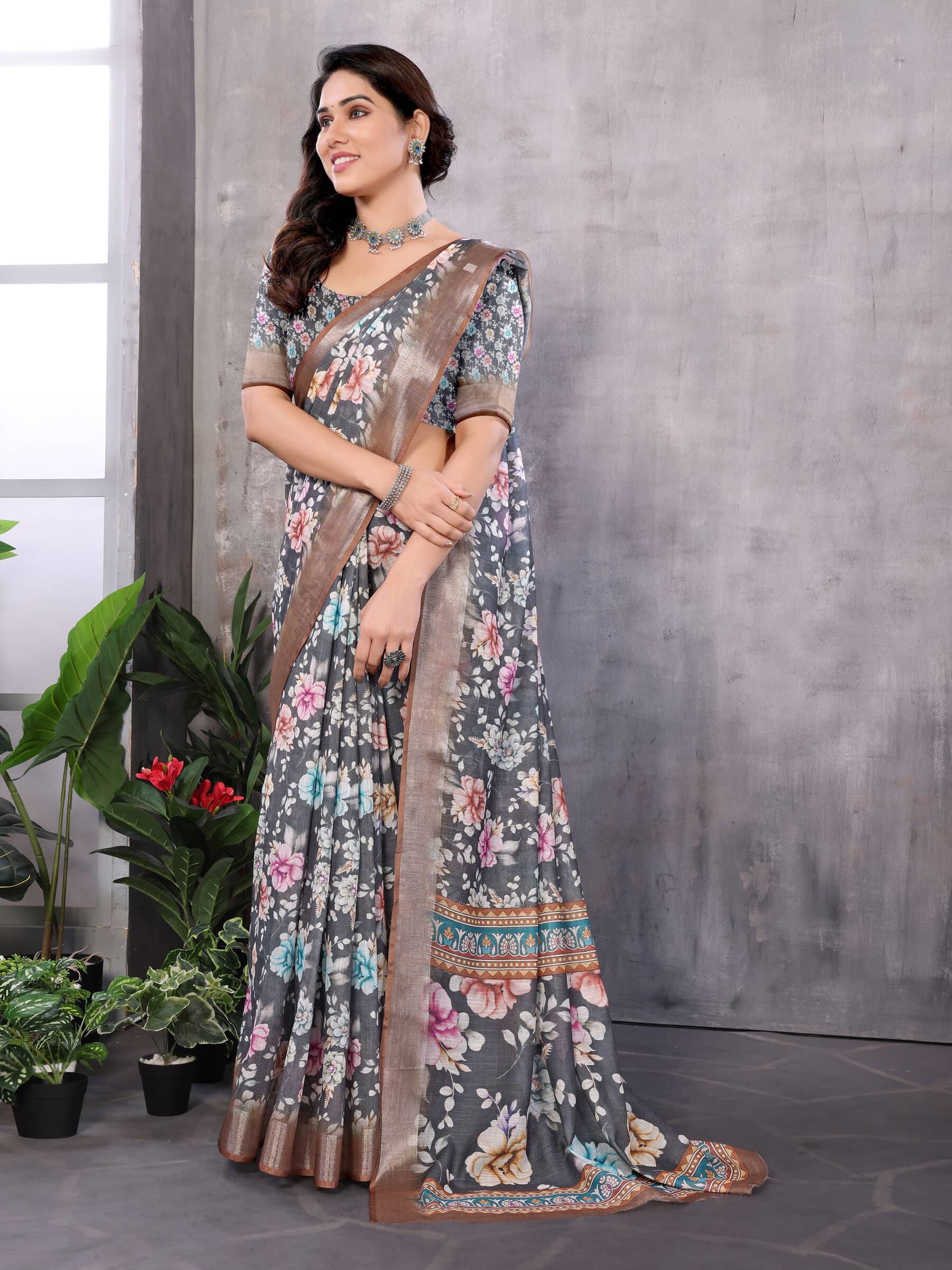 NightBlue Linen Printed Saree With Unstitched Blouse Piece ( Black ) - Sarees | Buy online on ZillyBuy