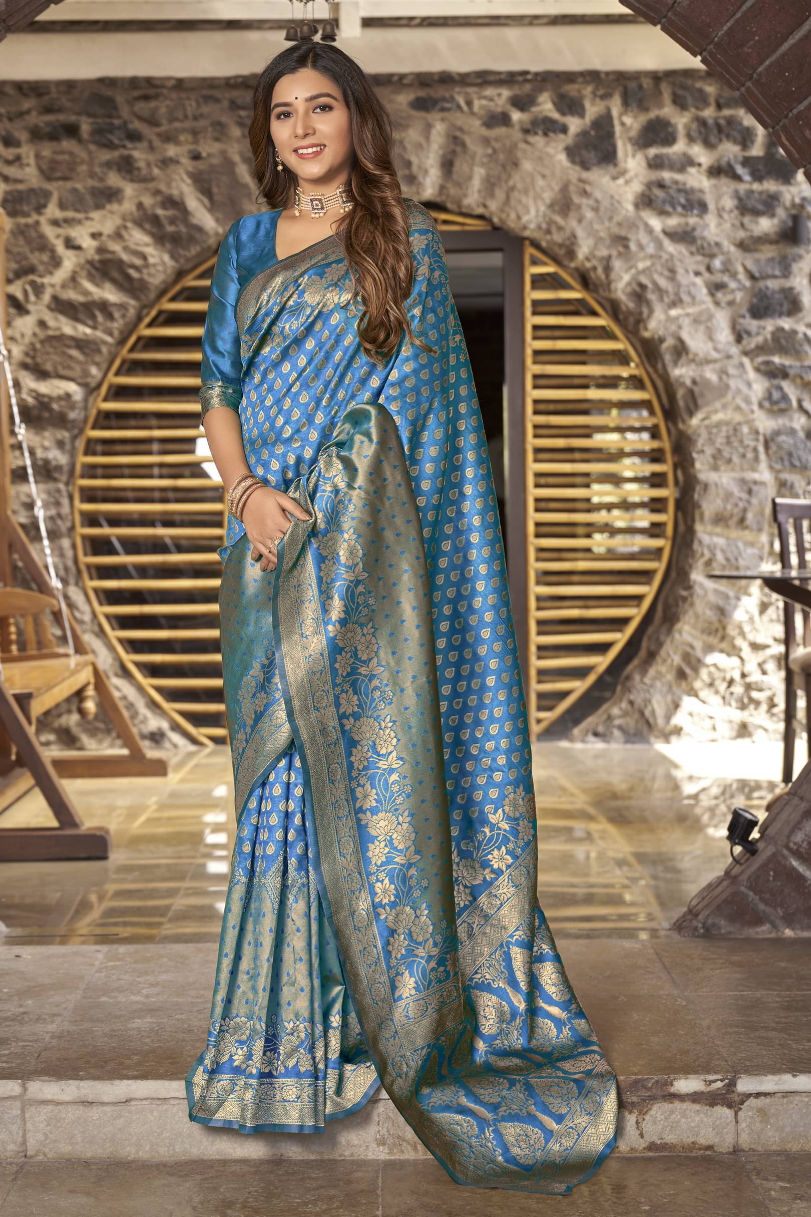 Sariya Jacquard Woven Saree With Unstitched Blouse Piece ( Blue ) Sariya Jacquard Woven Saree With Unstitched Blouse Piece ( Blue )