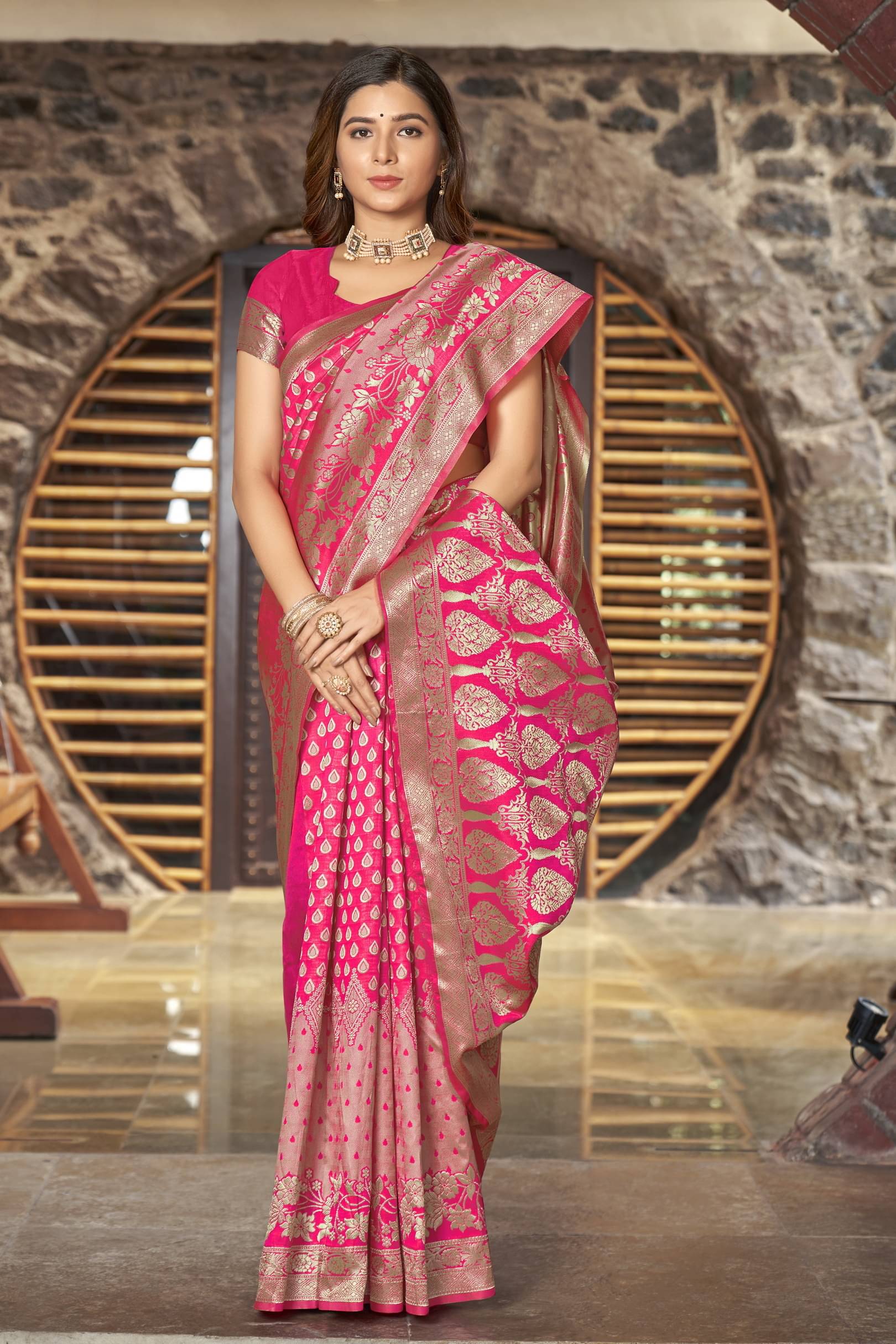     			Sariya Jacquard Woven Saree With Unstitched Blouse Piece ( Pink )