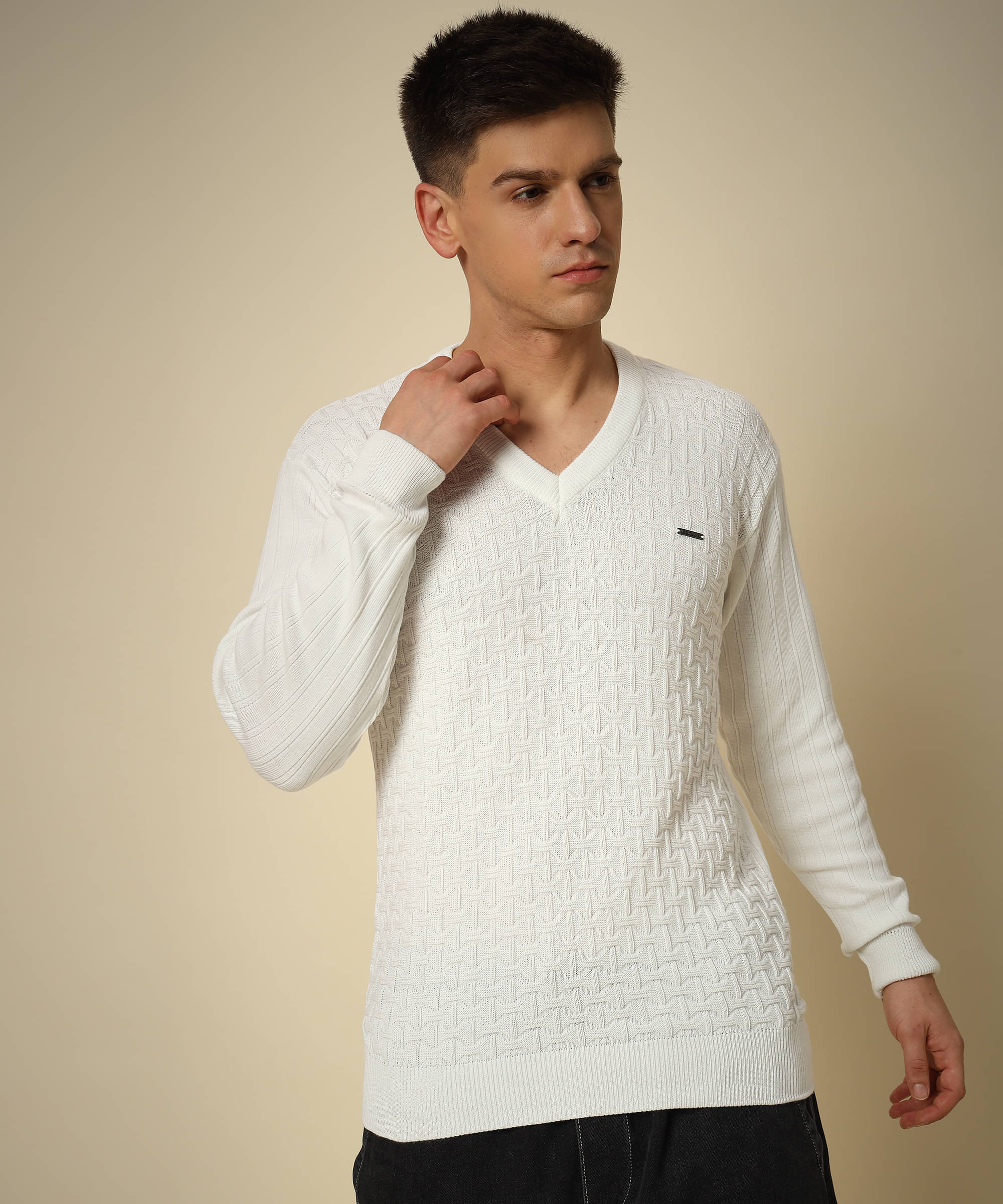 TWOCRAZIIE Woollen V-Neck Men's Full Sleeves Pullover Sweater - White ( Pack of 1 )     			TWOCRAZIIE Woollen V-Neck Men's Full Sleeves Pullover Sweater - White ( Pack of 1 )