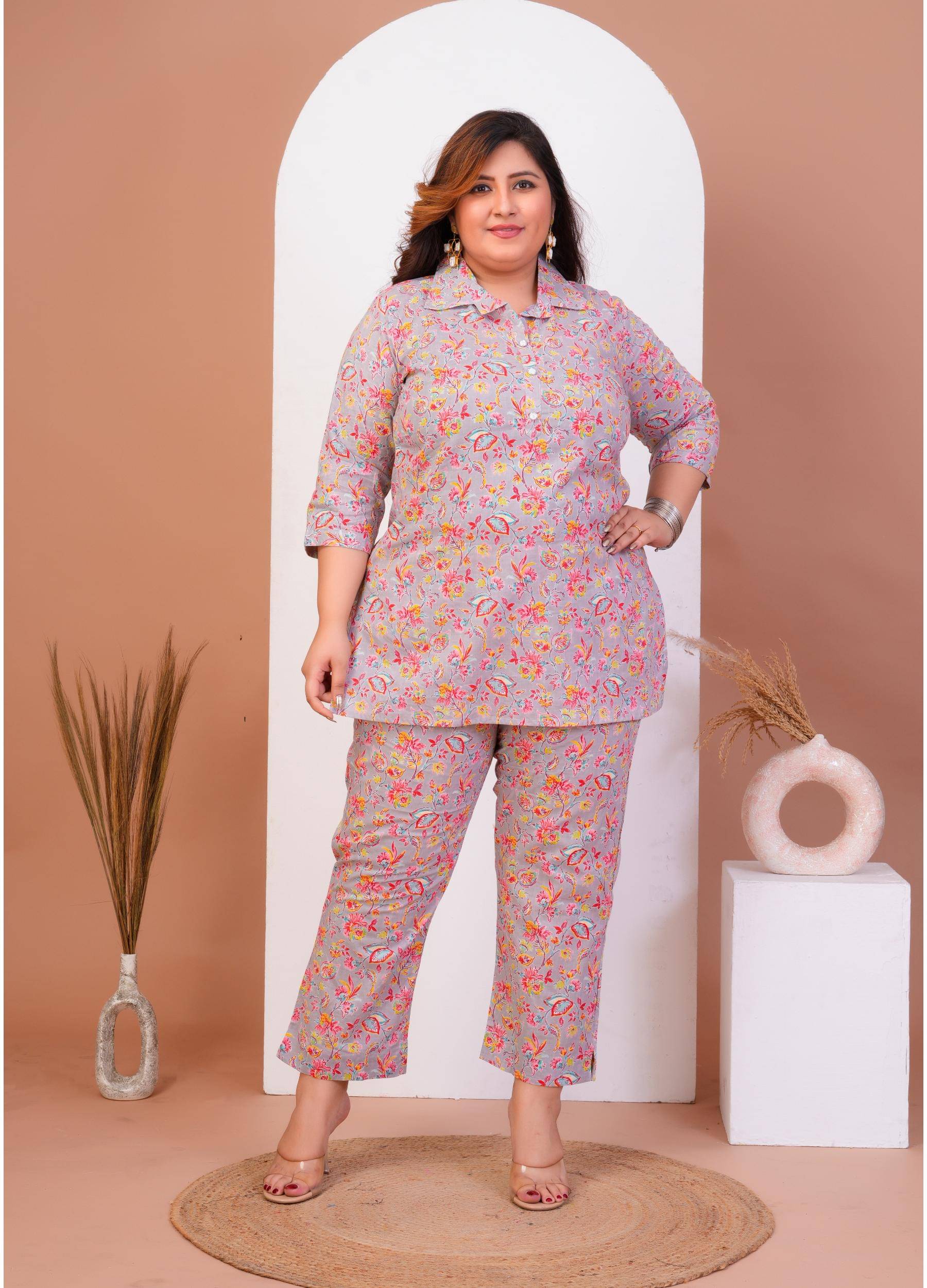     			Vashineh Women Printed Kurta With Trousers Co-Ord Set ( Multicolor )