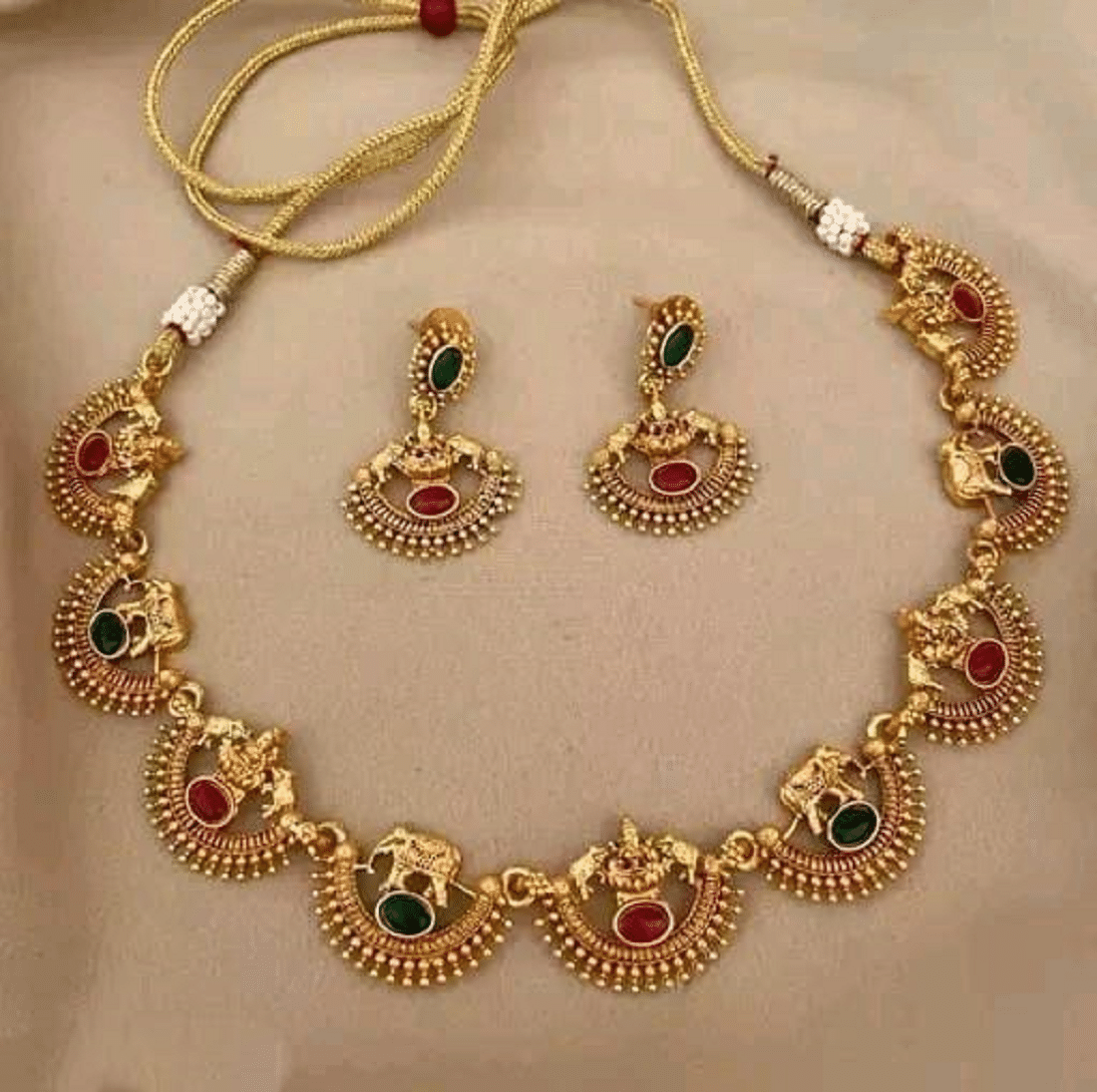     			RIENTA JWL Multi Color Alloy Necklace Set ( Pack of 1 )