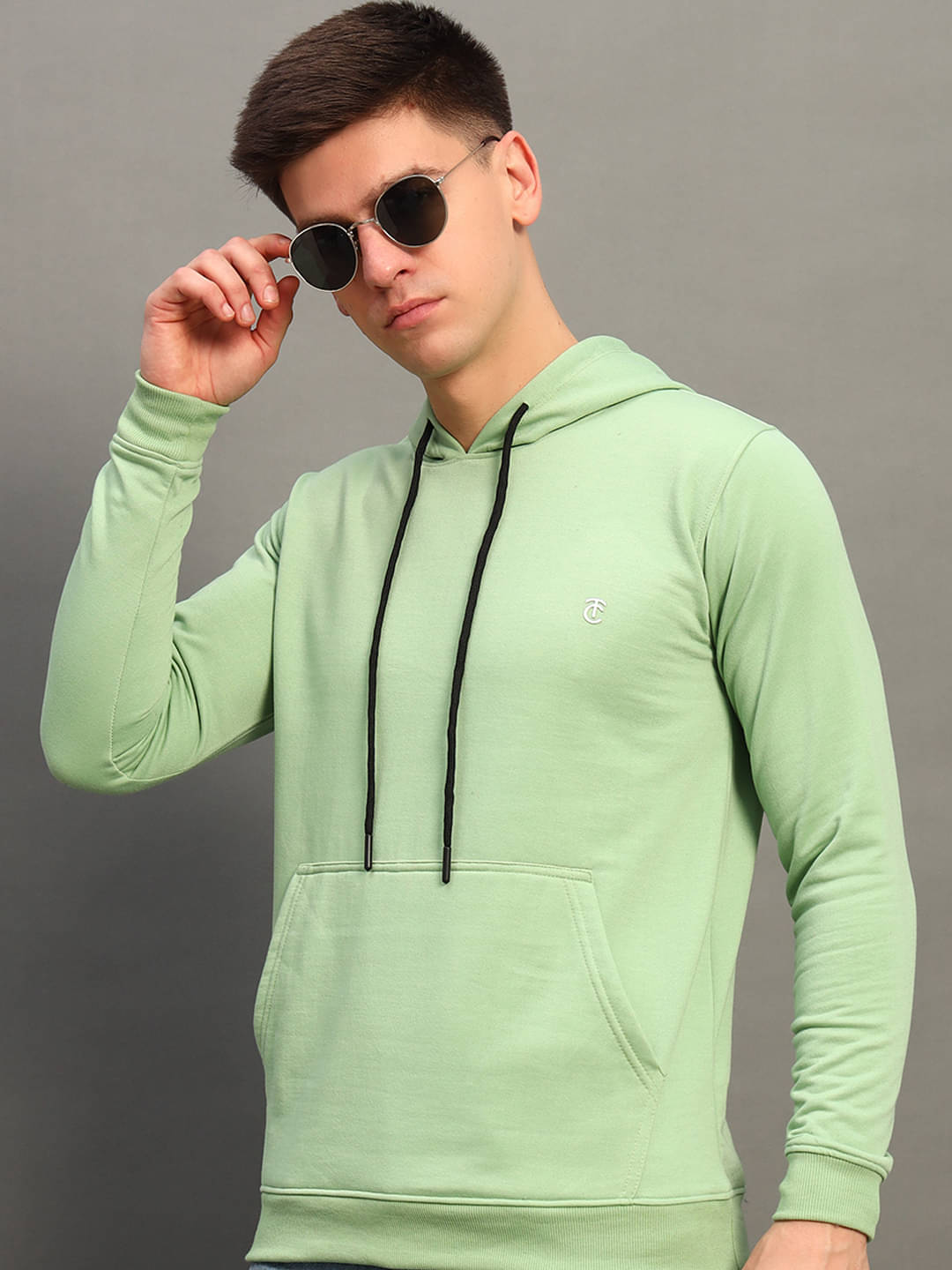 THE CASUALS Cotton Blend Hooded Men's Sweatshirt - Green ( Pack of 1 ) THE CASUALS Cotton Blend Hooded Men's Sweatshirt - Green ( Pack of 1 )