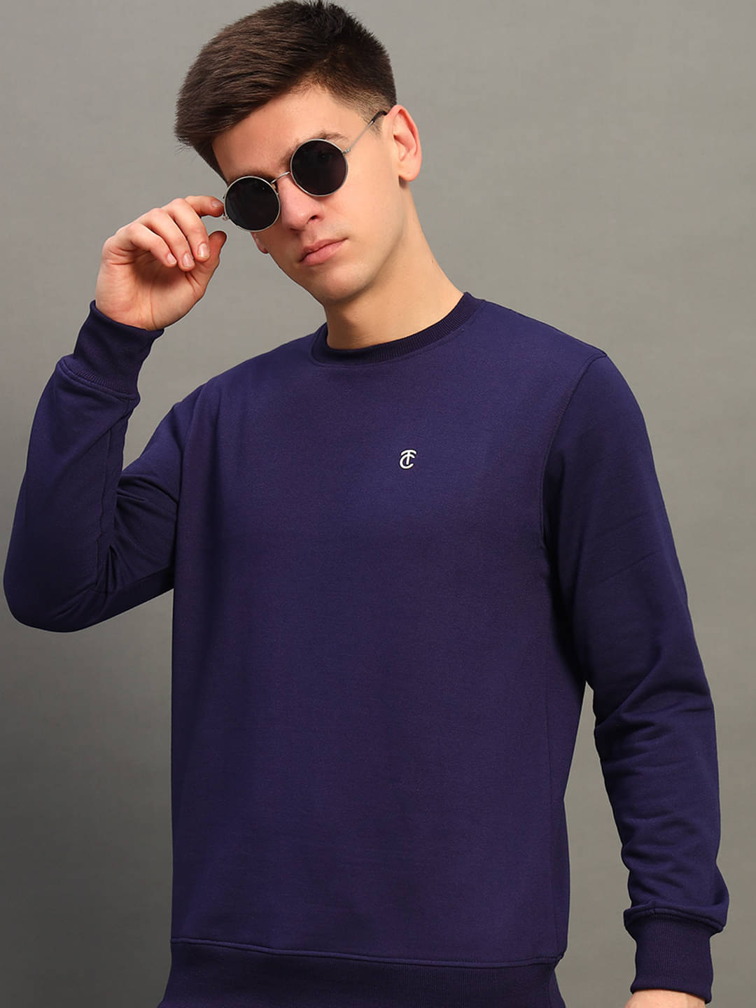 THE CASUALS Cotton Blend Round Neck Men's Sweatshirt - Navy Blue ( Pack of 1 )     			THE CASUALS Cotton Blend Round Neck Men's Sweatshirt - Navy Blue ( Pack of 1 )