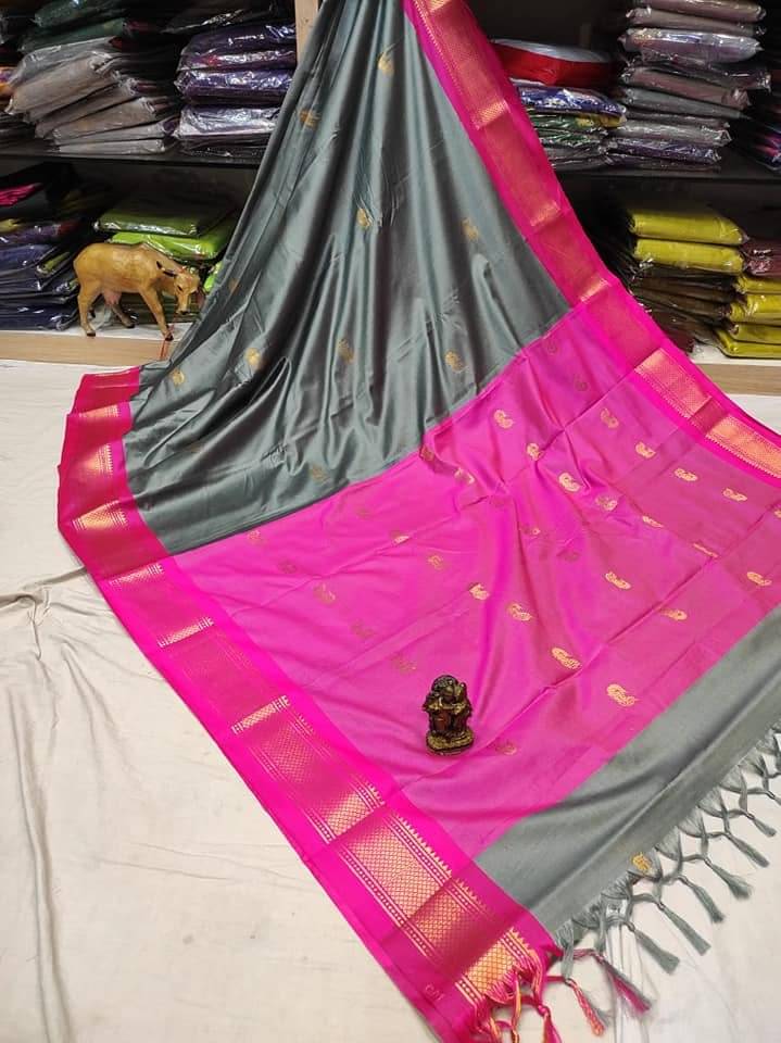     			VEERAIVA Cotton Silk Embellished Saree With Unstitched Blouse Piece ( Green )