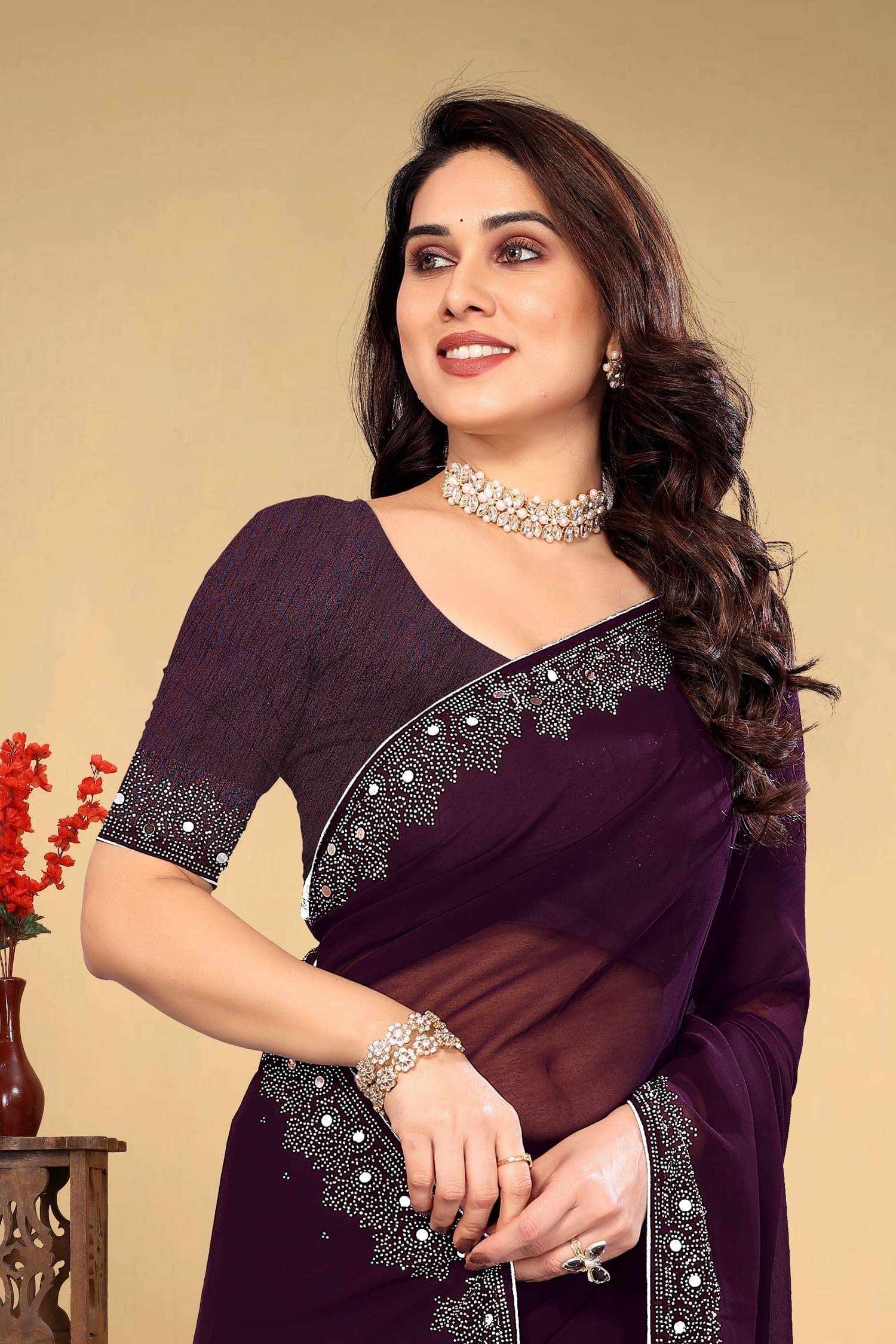     			VEERAIVA Georgette Embroidered Saree With Unstitched Blouse Piece ( Lavender )