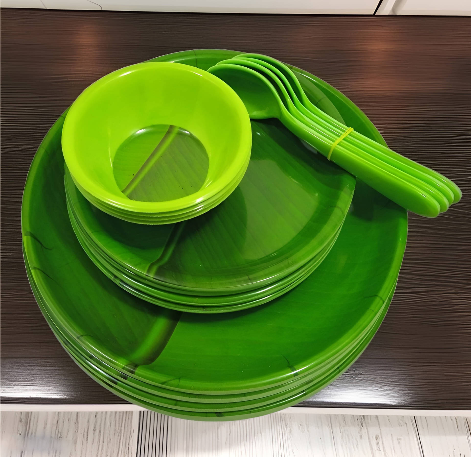 Inpro Banana Leaf Printed Melamine Dinner Set ( Pack of 16 ) Green Inpro Banana Leaf Printed Melamine Dinner Set ( Pack of 16 ) Green